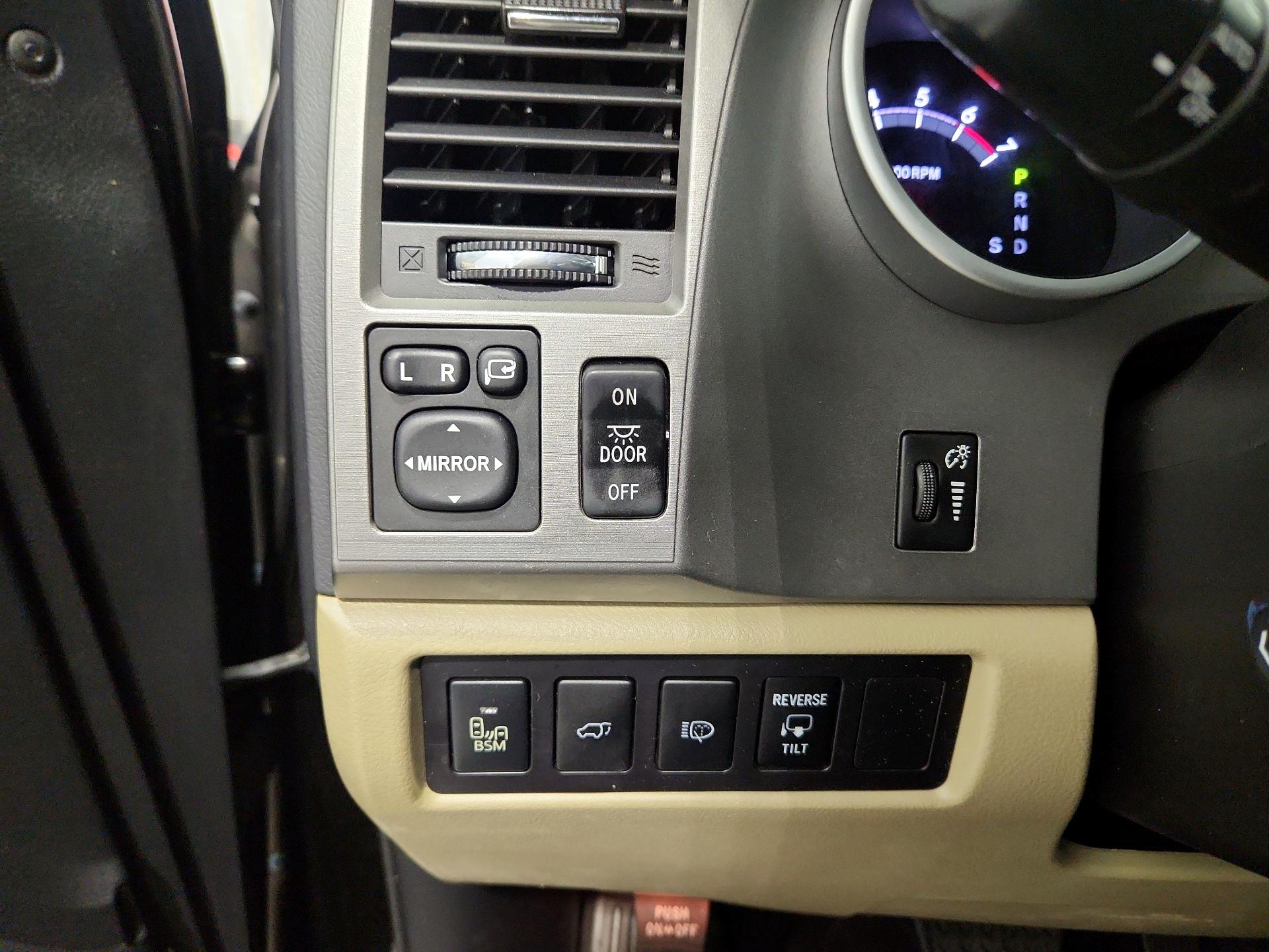 Thumbnail: 2015 Toyota Sequoia - 13