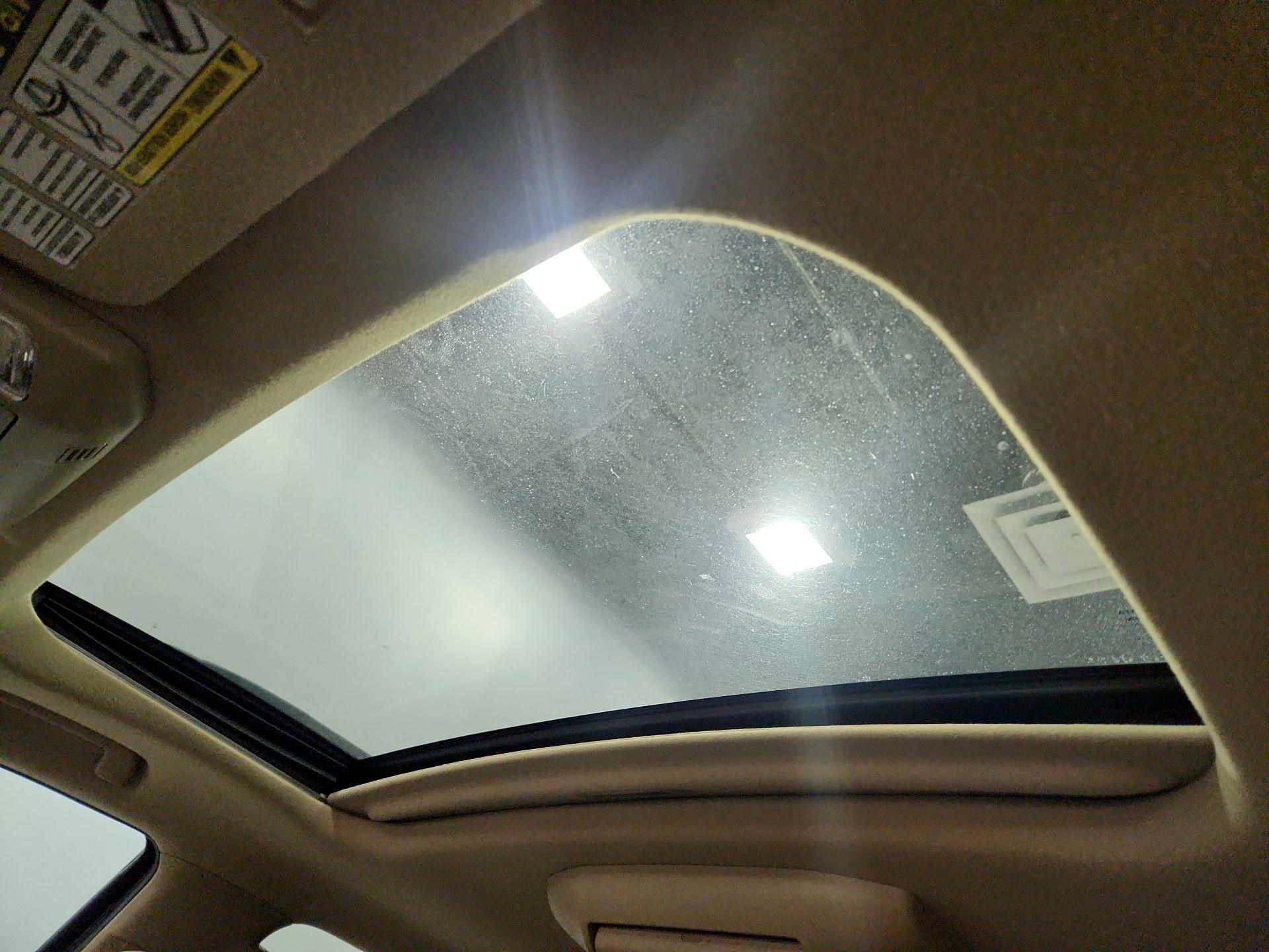 Thumbnail: 2015 Toyota Sequoia - 18