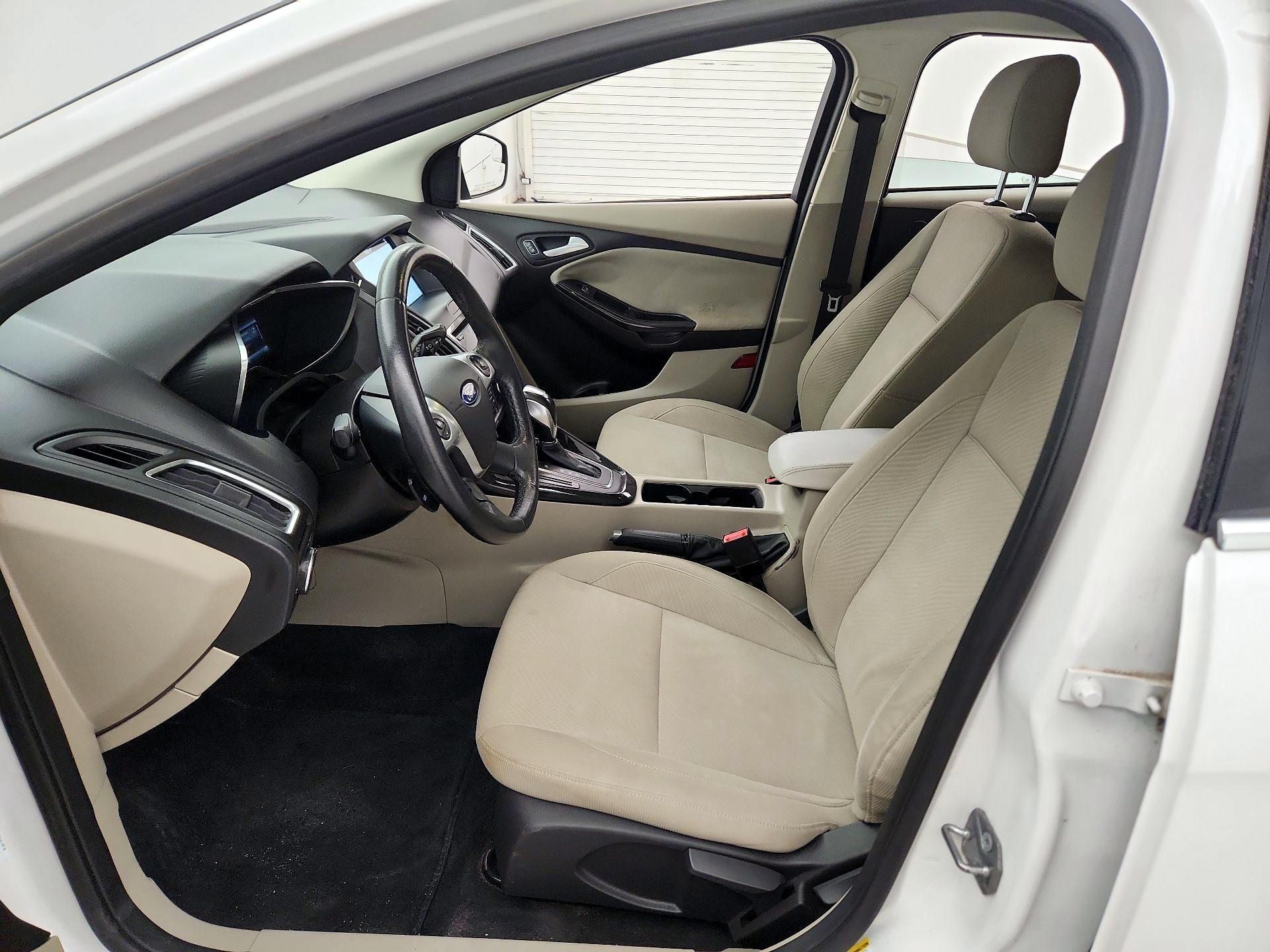 Thumbnail: 2016 Ford Focus - 11