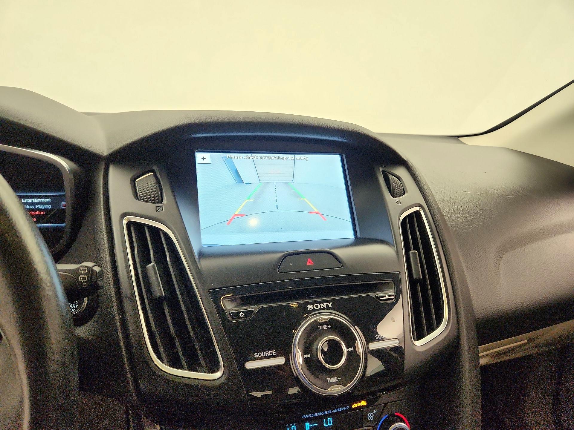 Thumbnail: 2016 Ford Focus - 15