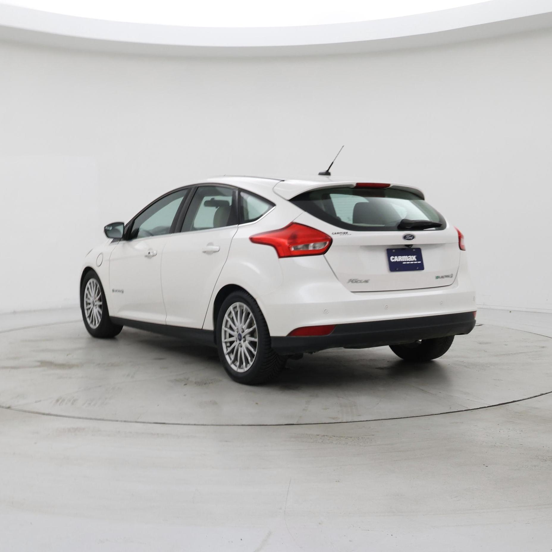 Thumbnail: 2016 Ford Focus - 2