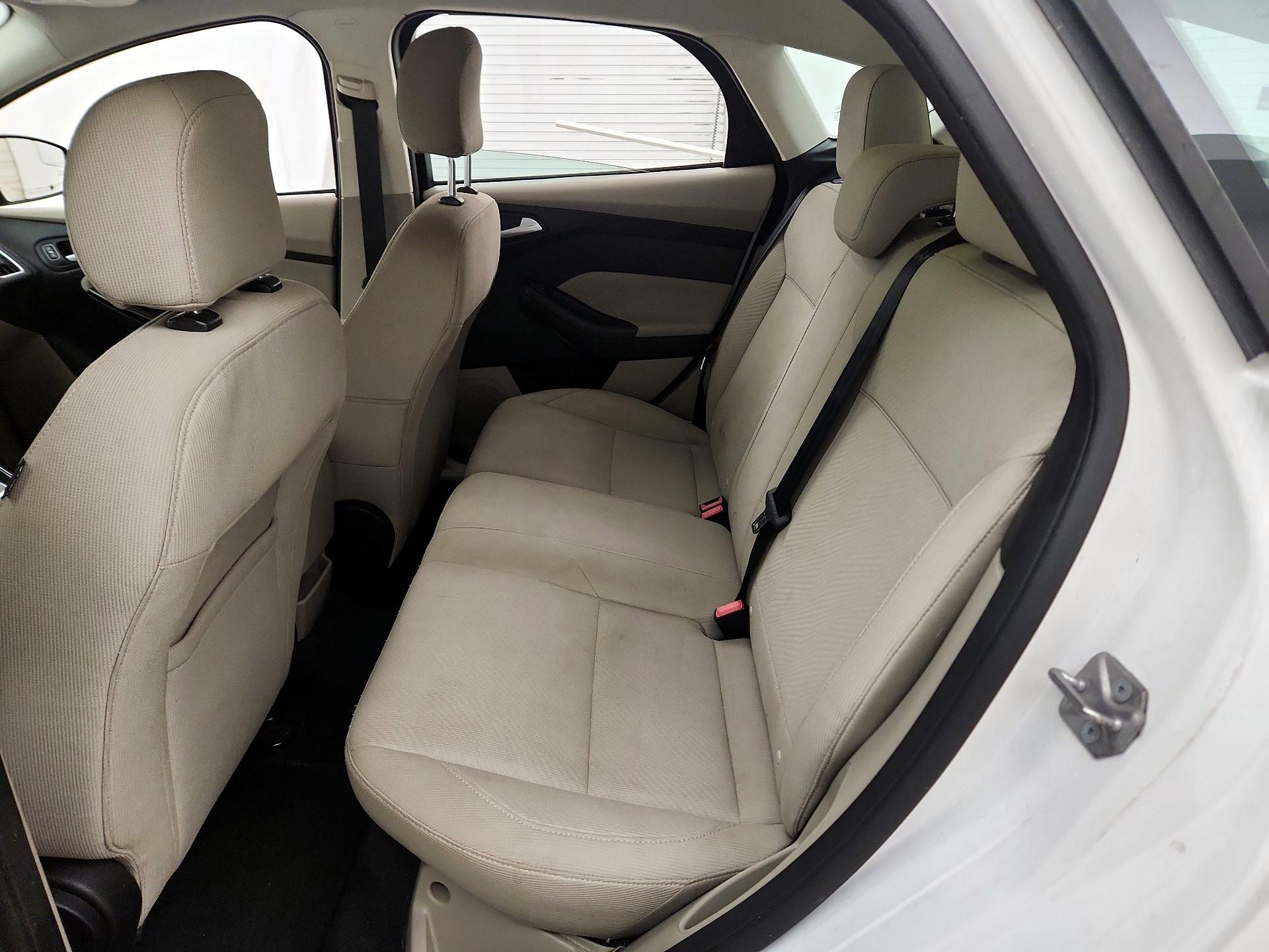 Thumbnail: 2016 Ford Focus - 20