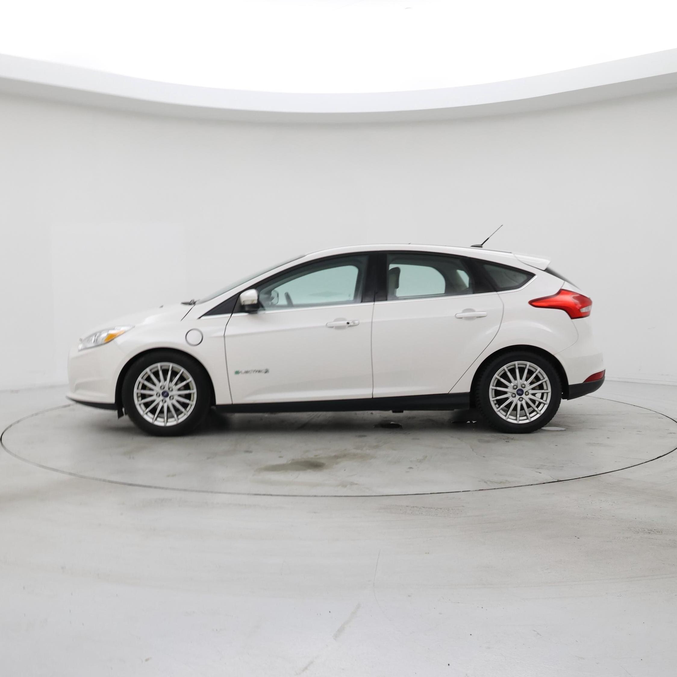 Thumbnail: 2016 Ford Focus - 3