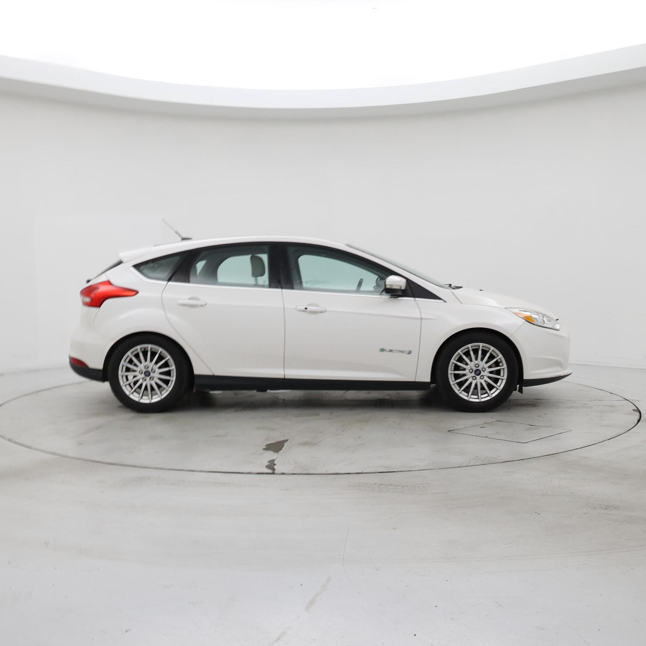 Thumbnail: 2016 Ford Focus - 7