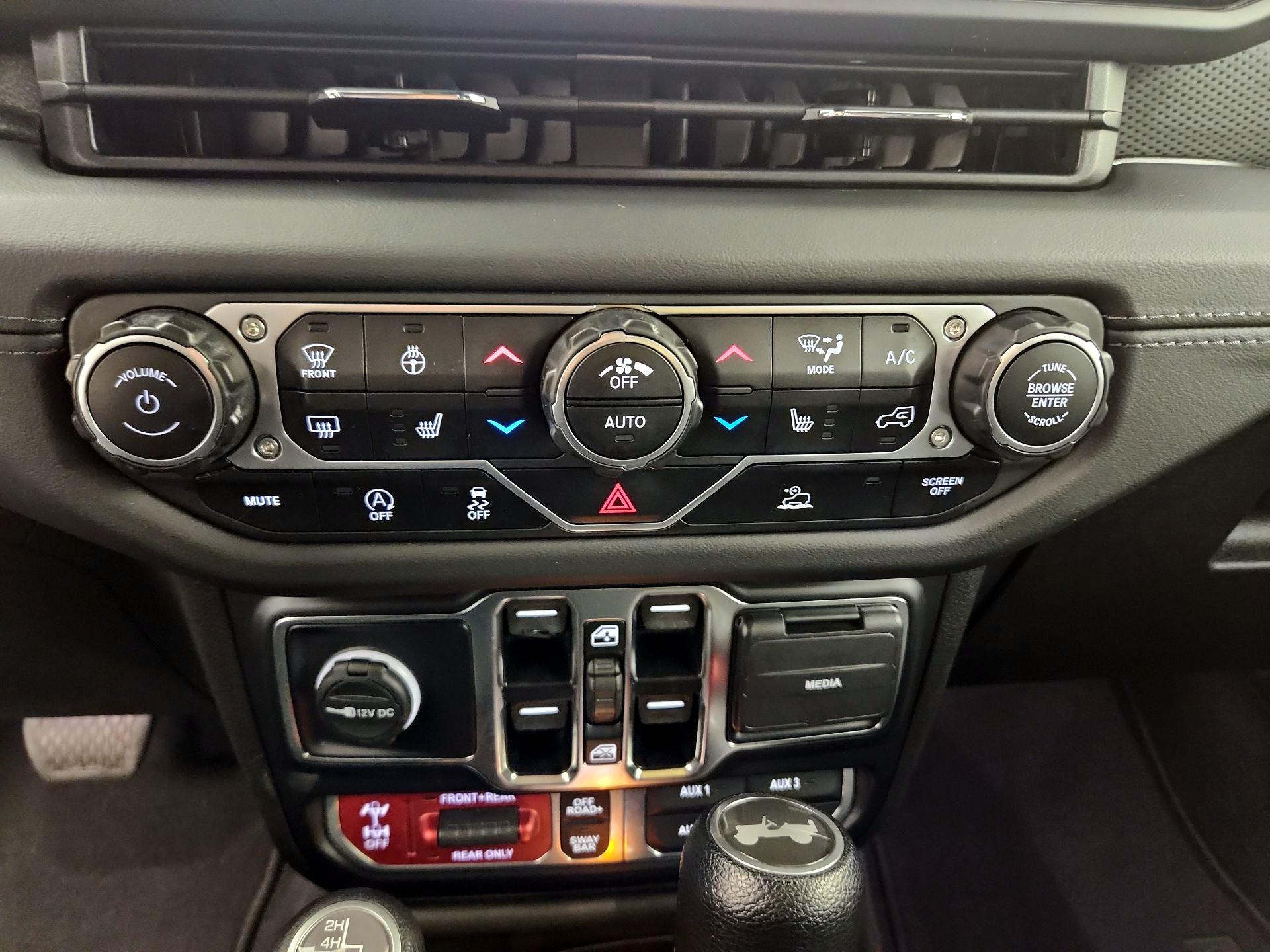 Thumbnail: 2024 Jeep Wrangler - 16