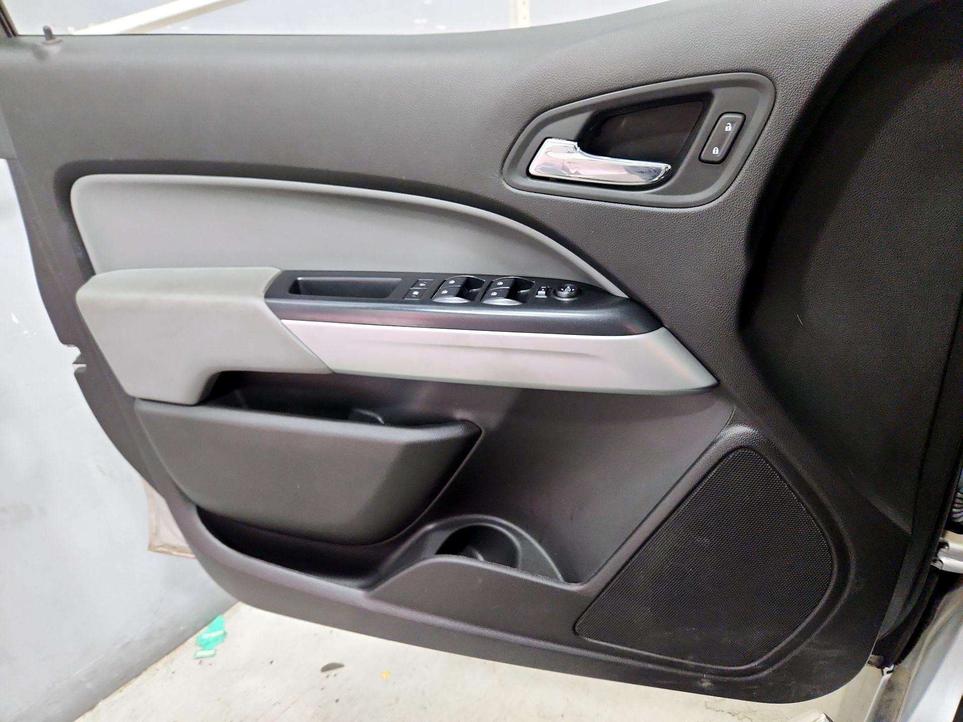 Thumbnail: 2018 Chevrolet Colorado - 12