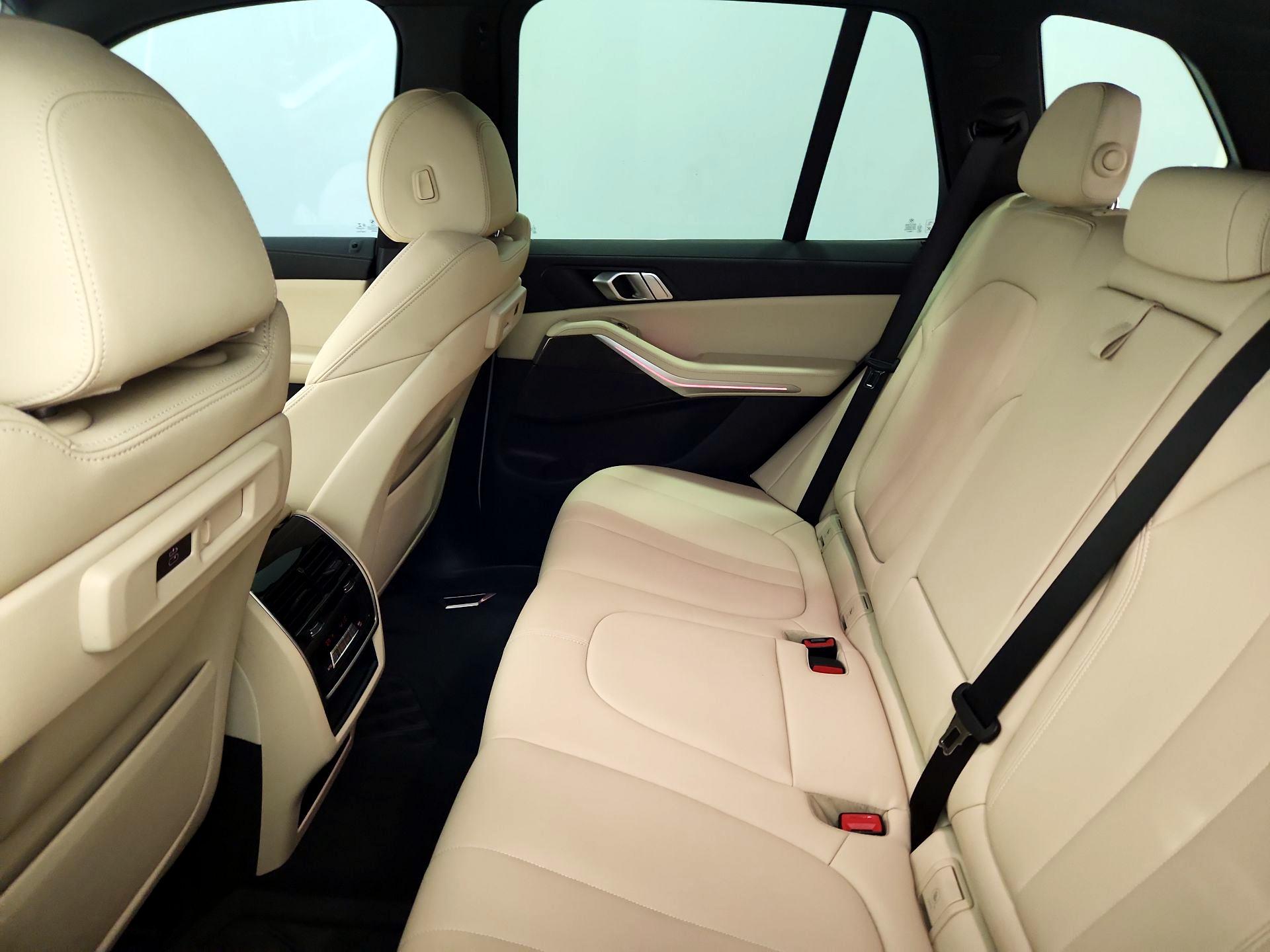 Thumbnail: 2022 BMW X5 - 19