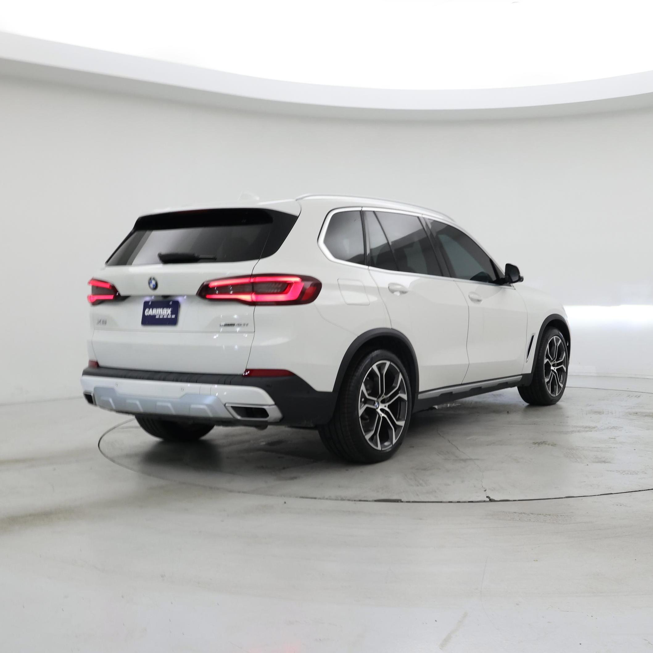 Thumbnail: 2022 BMW X5 - 8