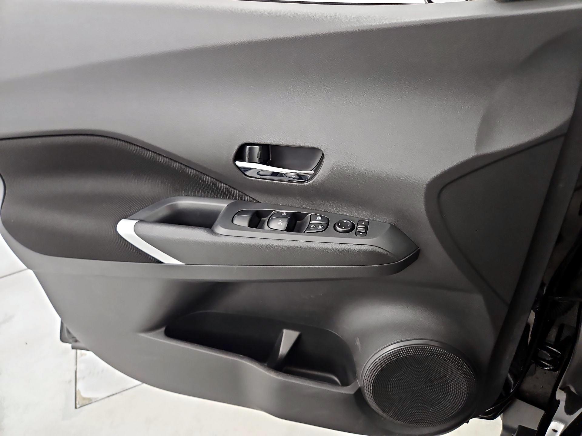 Thumbnail: 2022 Nissan Kicks - 12