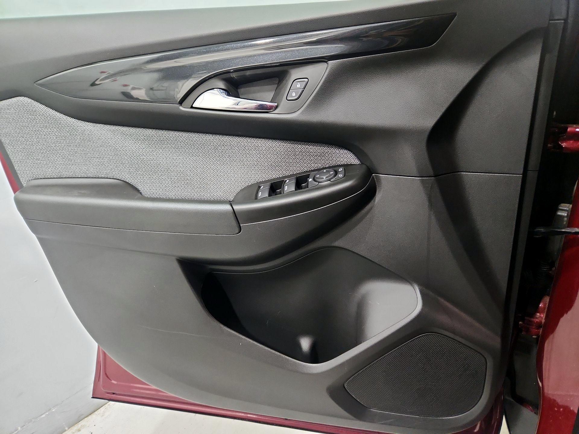 Thumbnail: 2024 Chevrolet TrailBlazer - 12