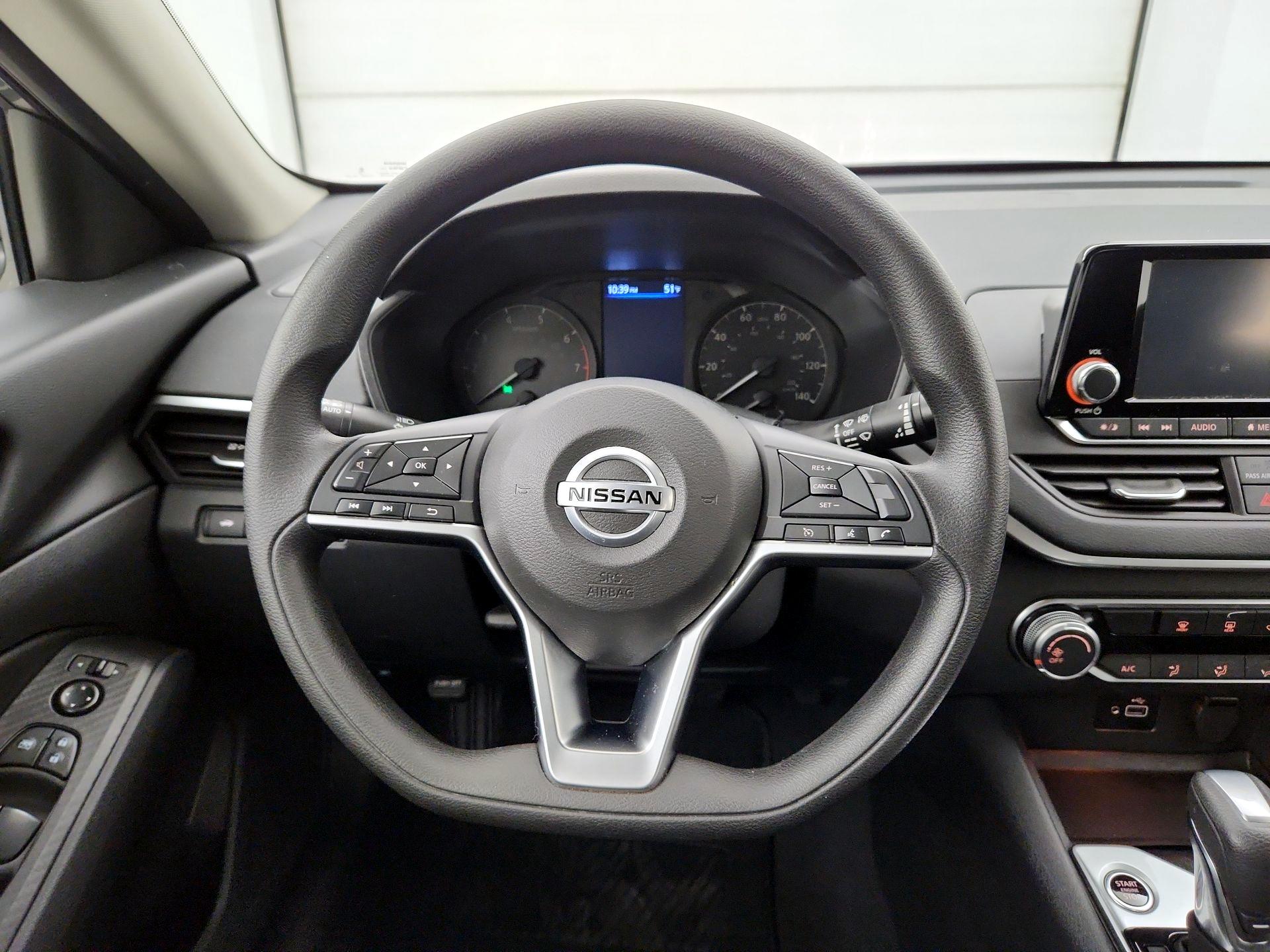 Thumbnail: 2022 Nissan Altima - 10