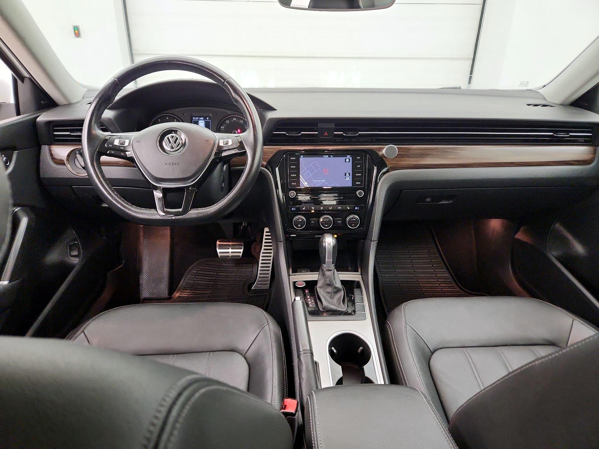 Thumbnail: 2020 Volkswagen Passat - 9