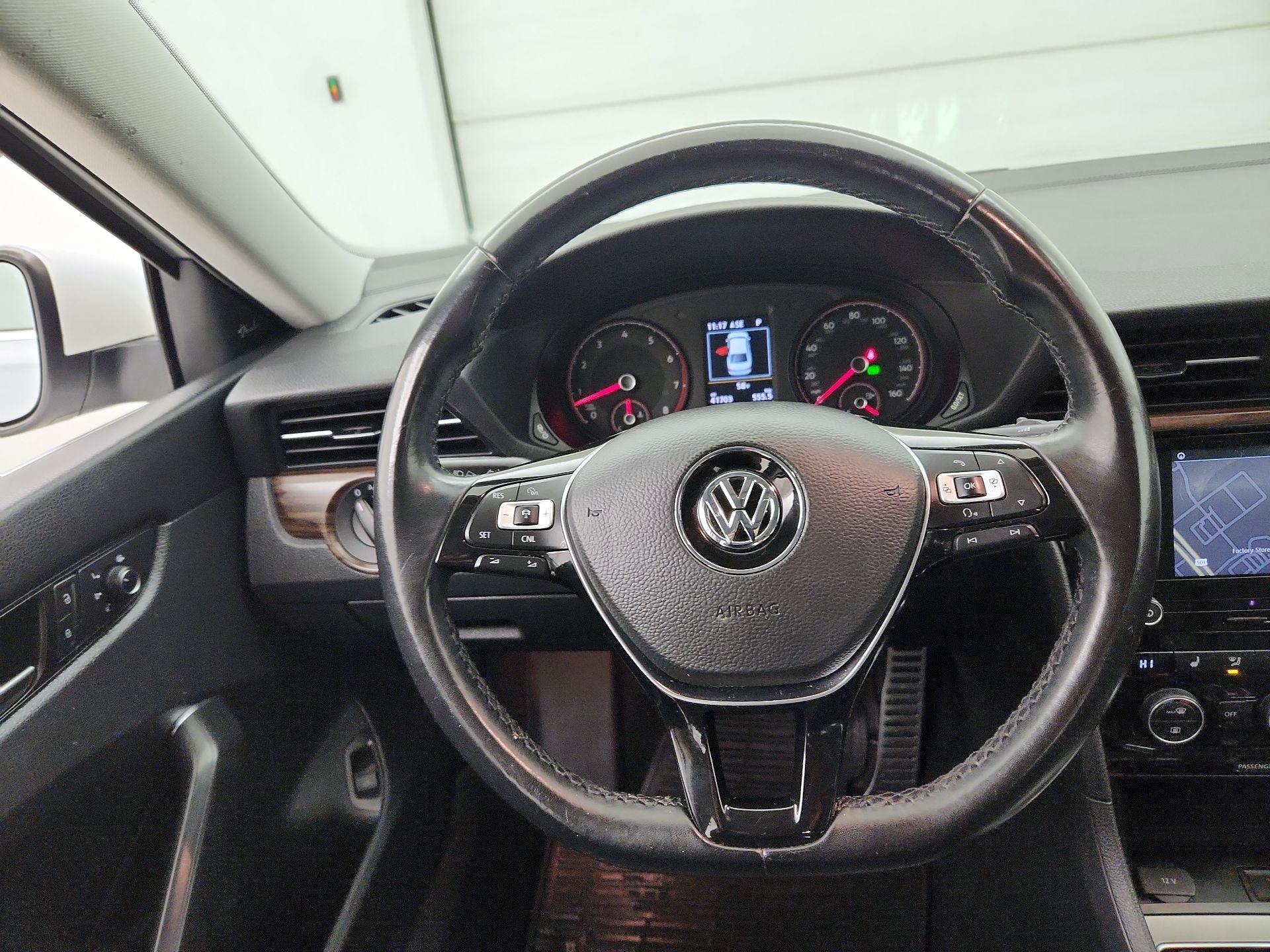 Thumbnail: 2020 Volkswagen Passat - 10