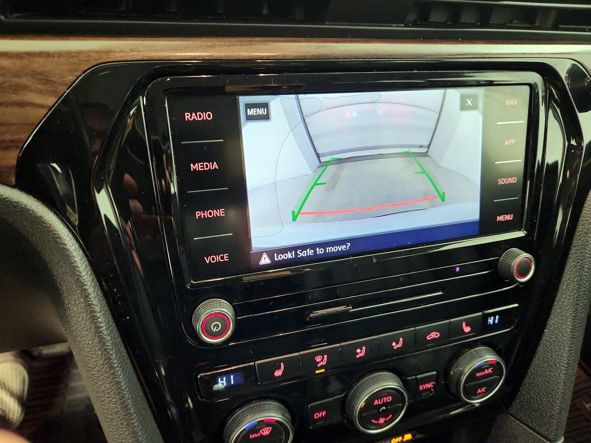 Thumbnail: 2020 Volkswagen Passat - 15