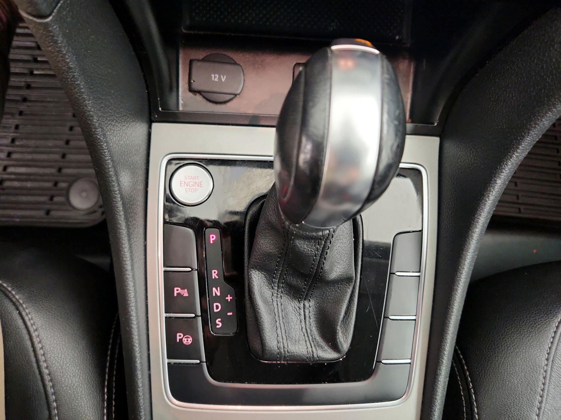 Thumbnail: 2020 Volkswagen Passat - 18