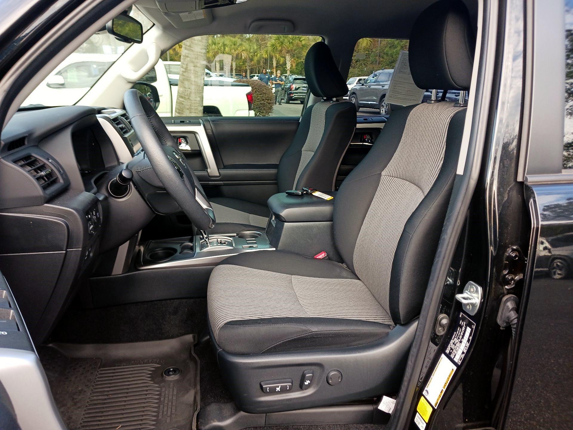 Thumbnail: 2023 Toyota 4Runner - 9