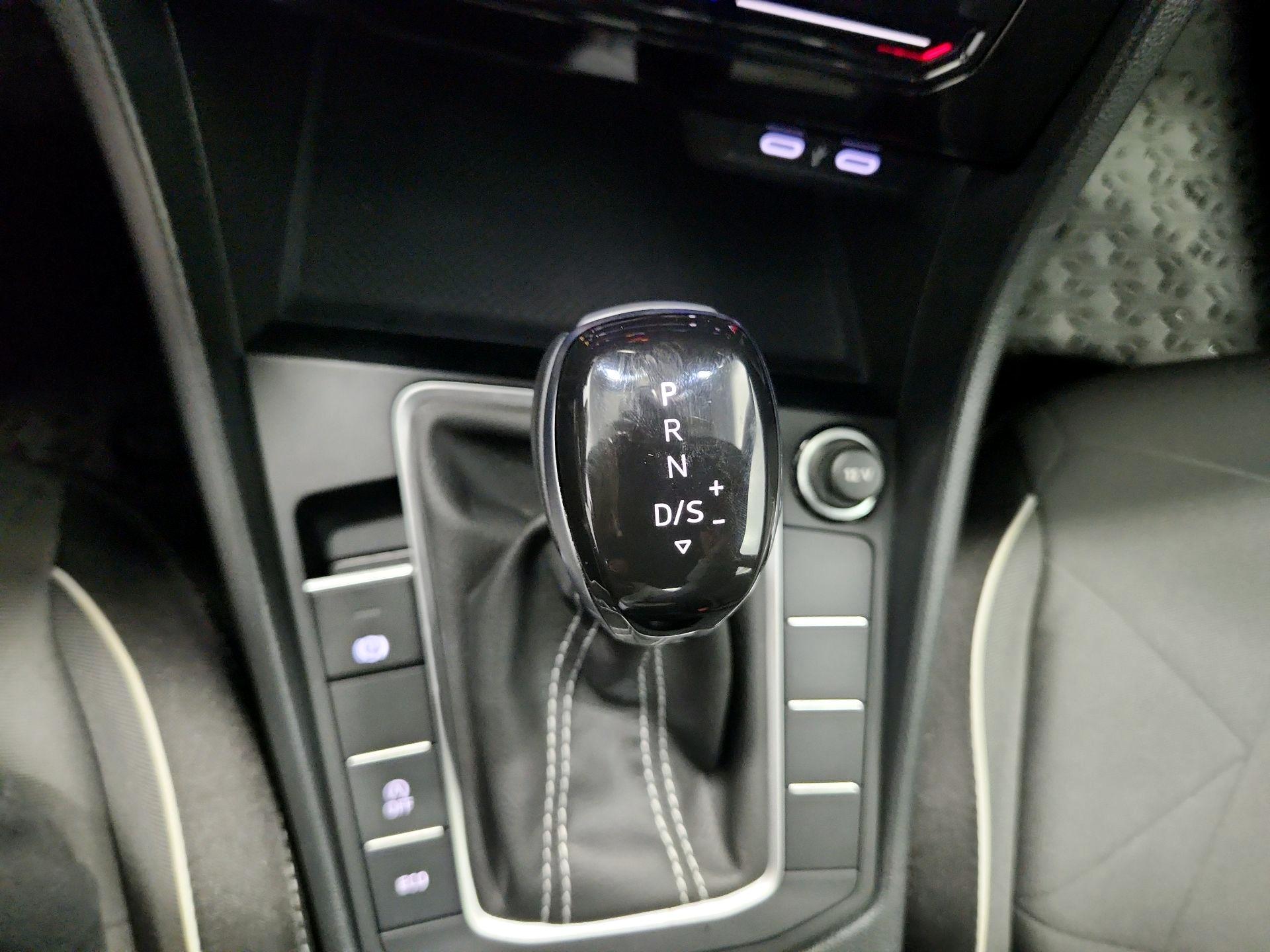 Thumbnail: 2025 Volkswagen Jetta - 17