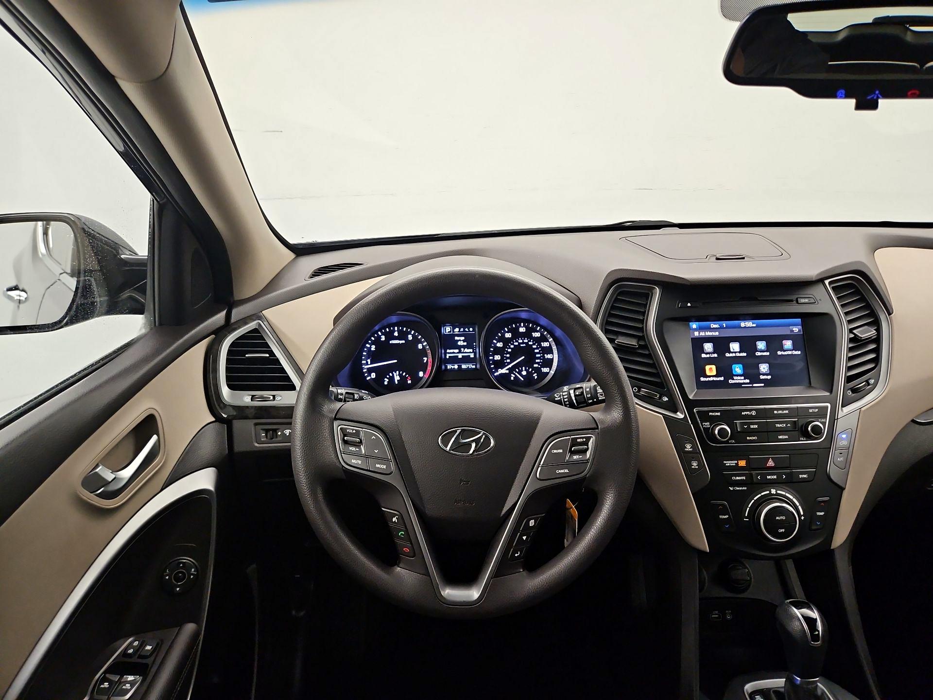 Thumbnail: 2017 Hyundai Santa Fe - 10