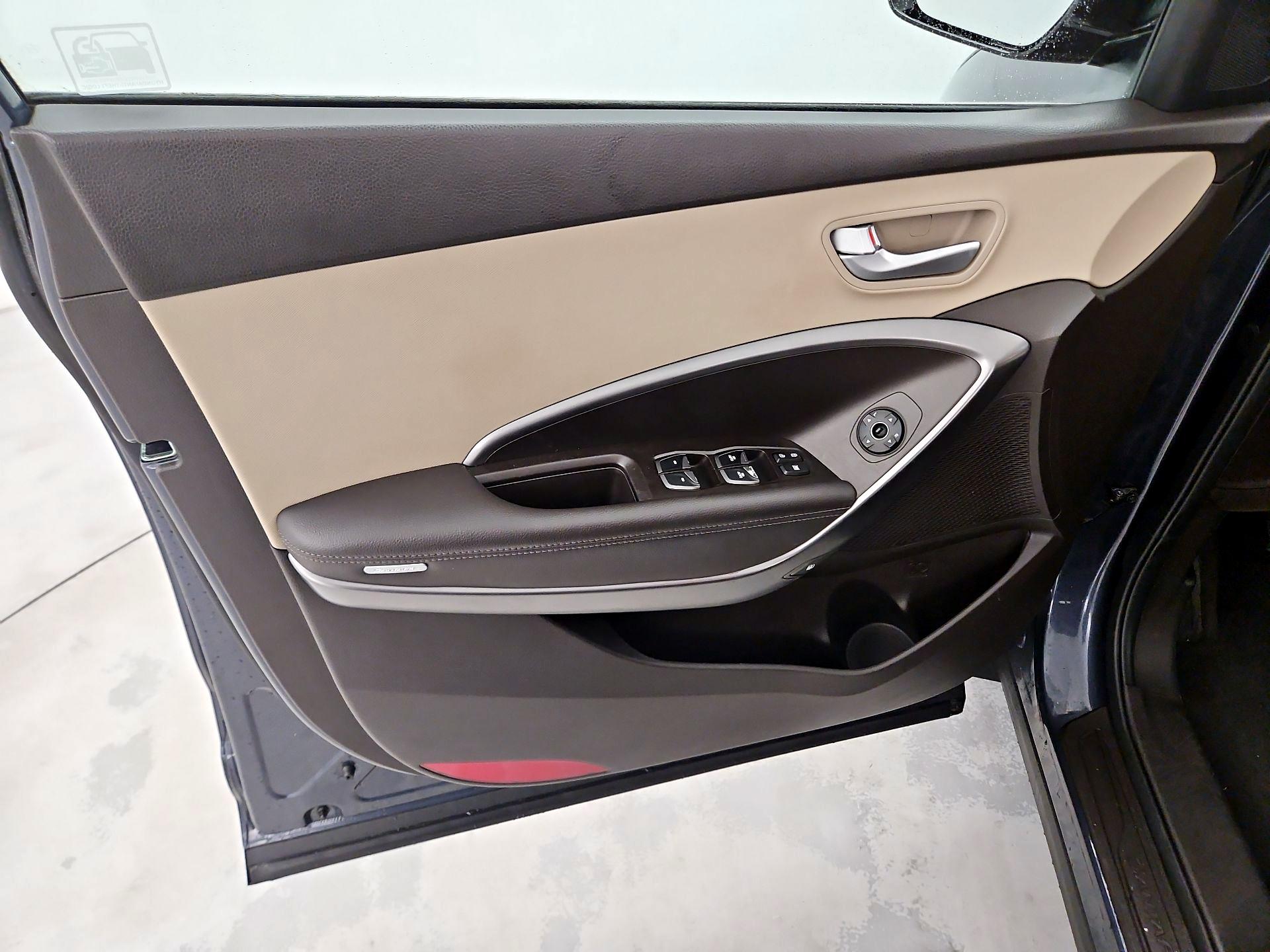 Thumbnail: 2017 Hyundai Santa Fe - 12