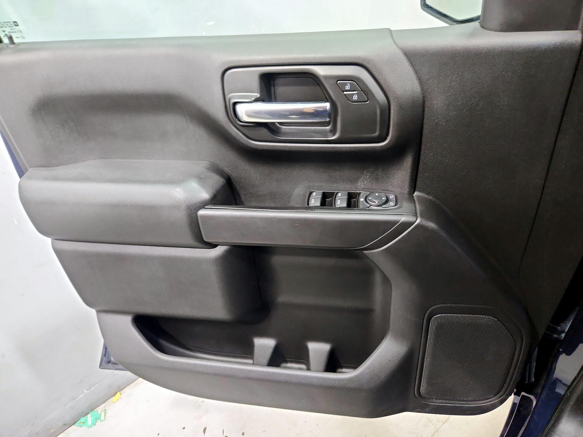 Thumbnail: 2019 Chevrolet Silverado 1500 - 12