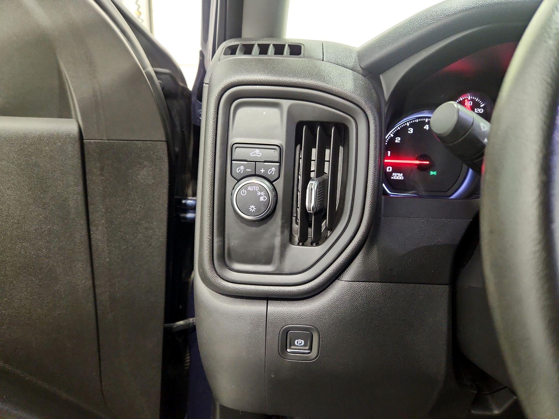 Thumbnail: 2019 Chevrolet Silverado 1500 - 13