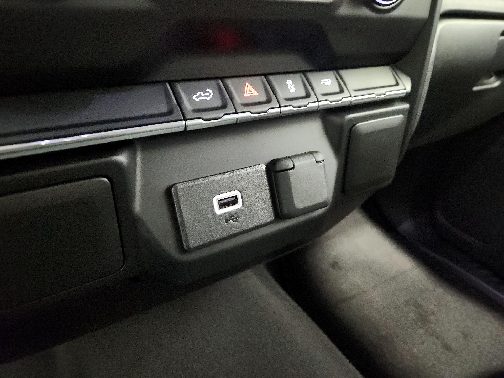 Thumbnail: 2019 Chevrolet Silverado 1500 - 18