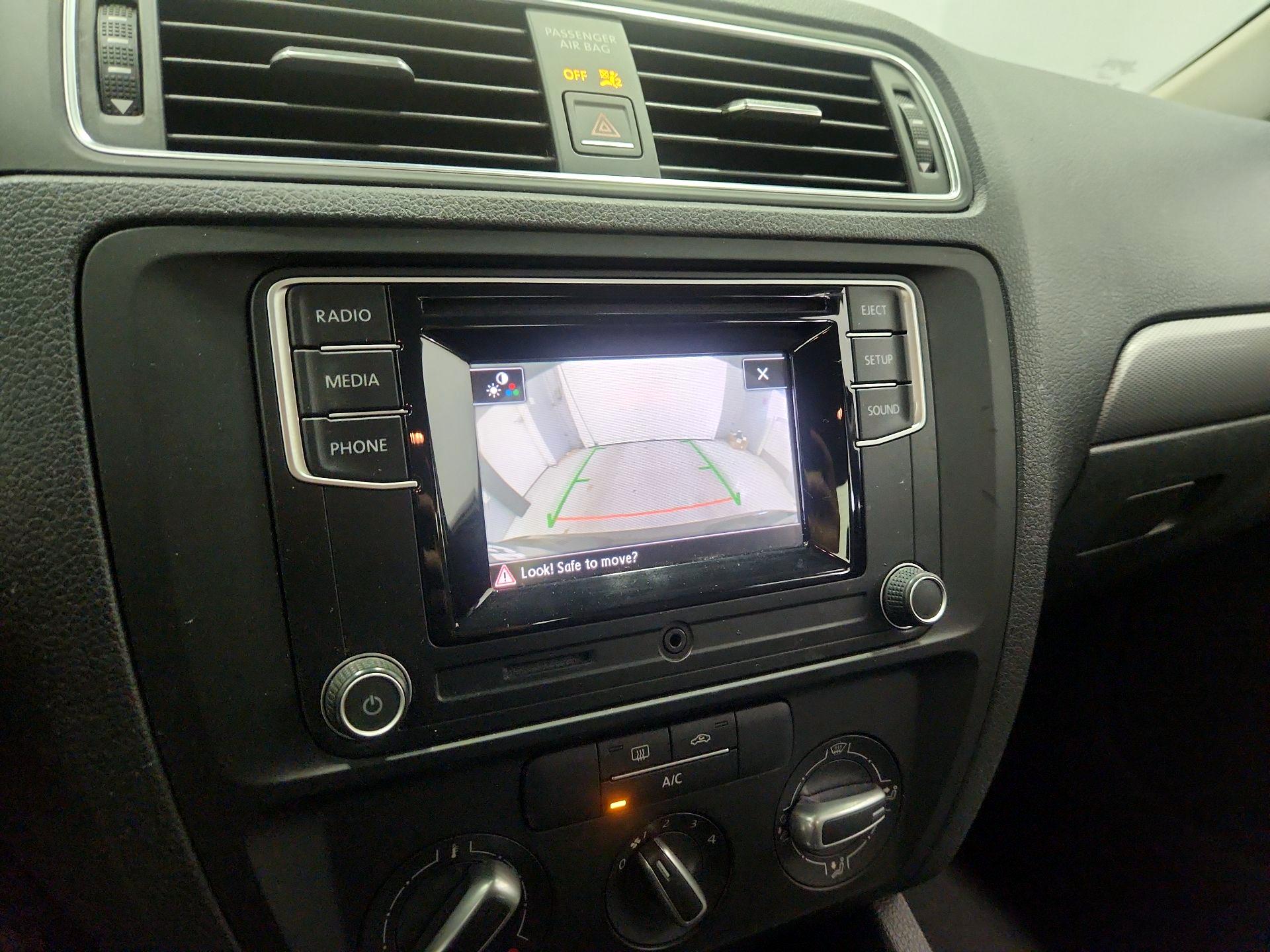 Thumbnail: 2017 Volkswagen Jetta - 14