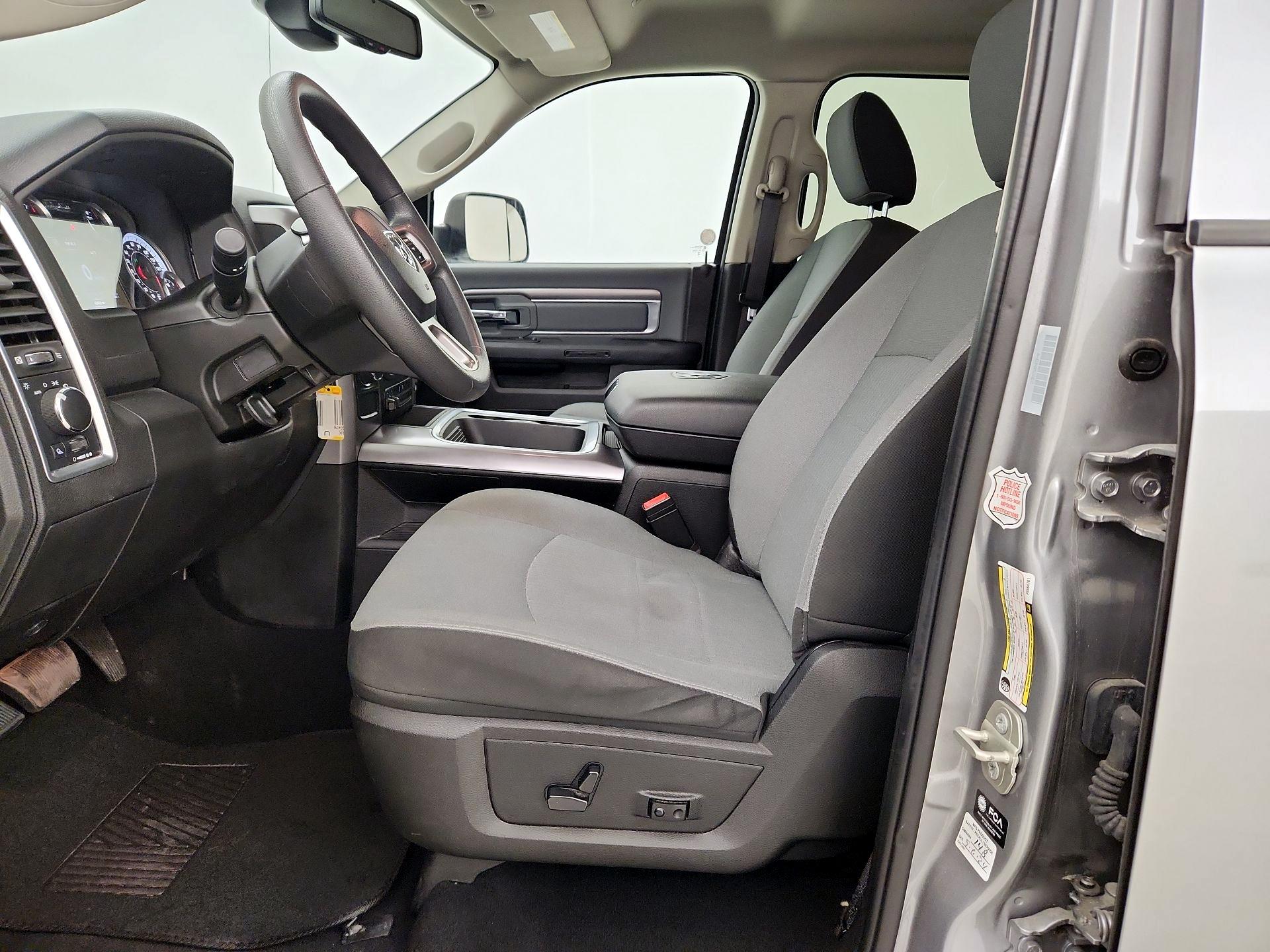 Thumbnail: 2023 RAM 1500 Classic - 11