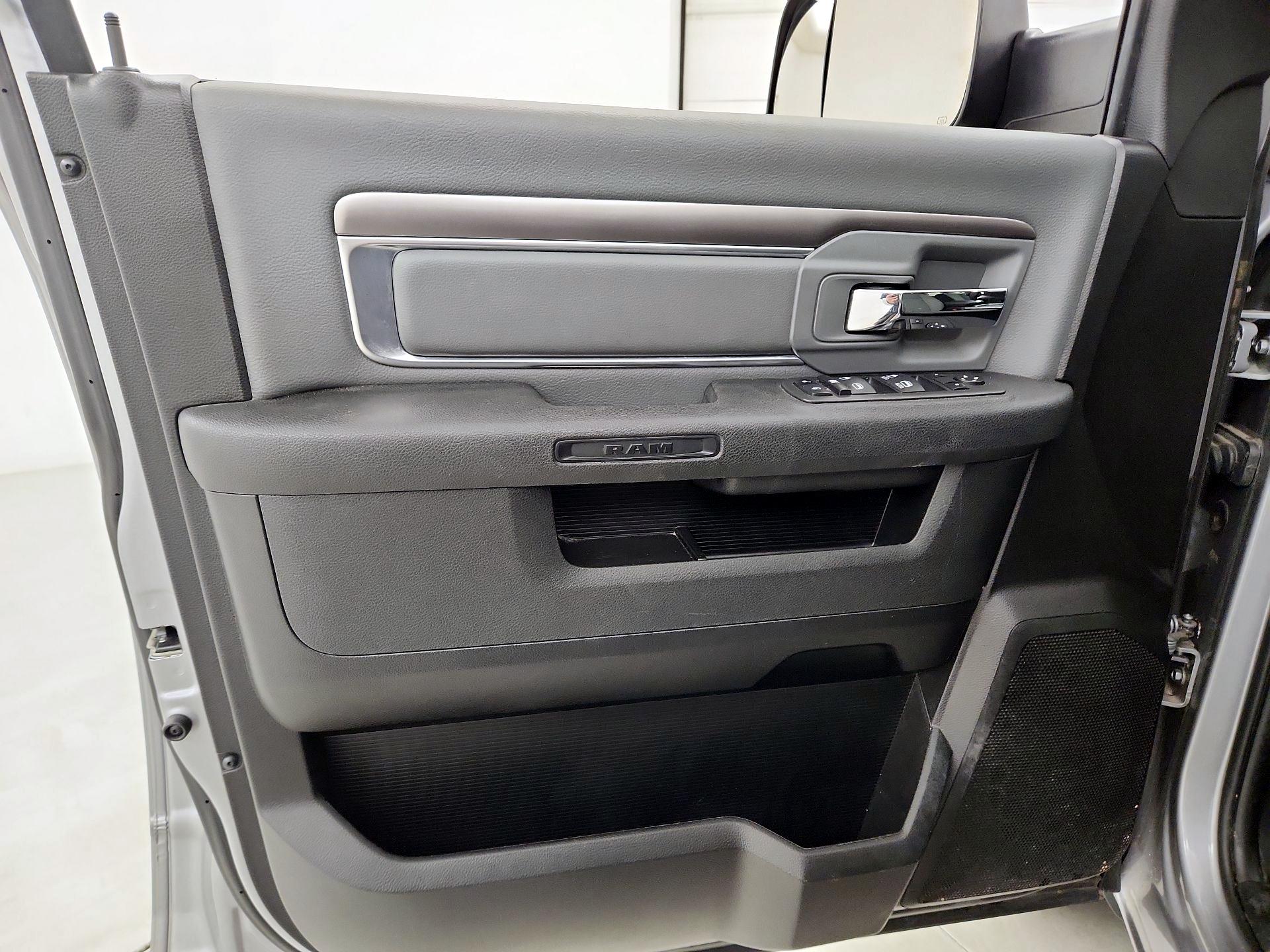 Thumbnail: 2023 RAM 1500 Classic - 12