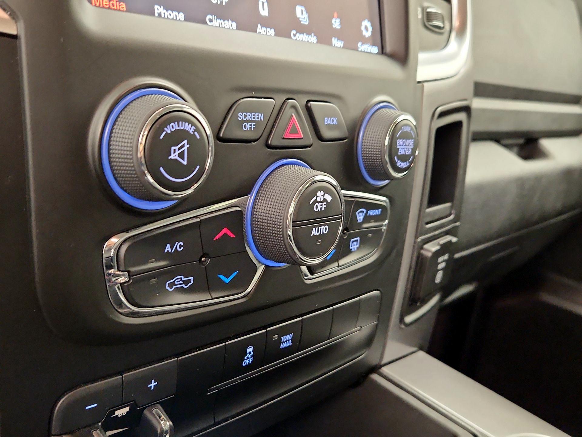 Thumbnail: 2023 RAM 1500 Classic - 17