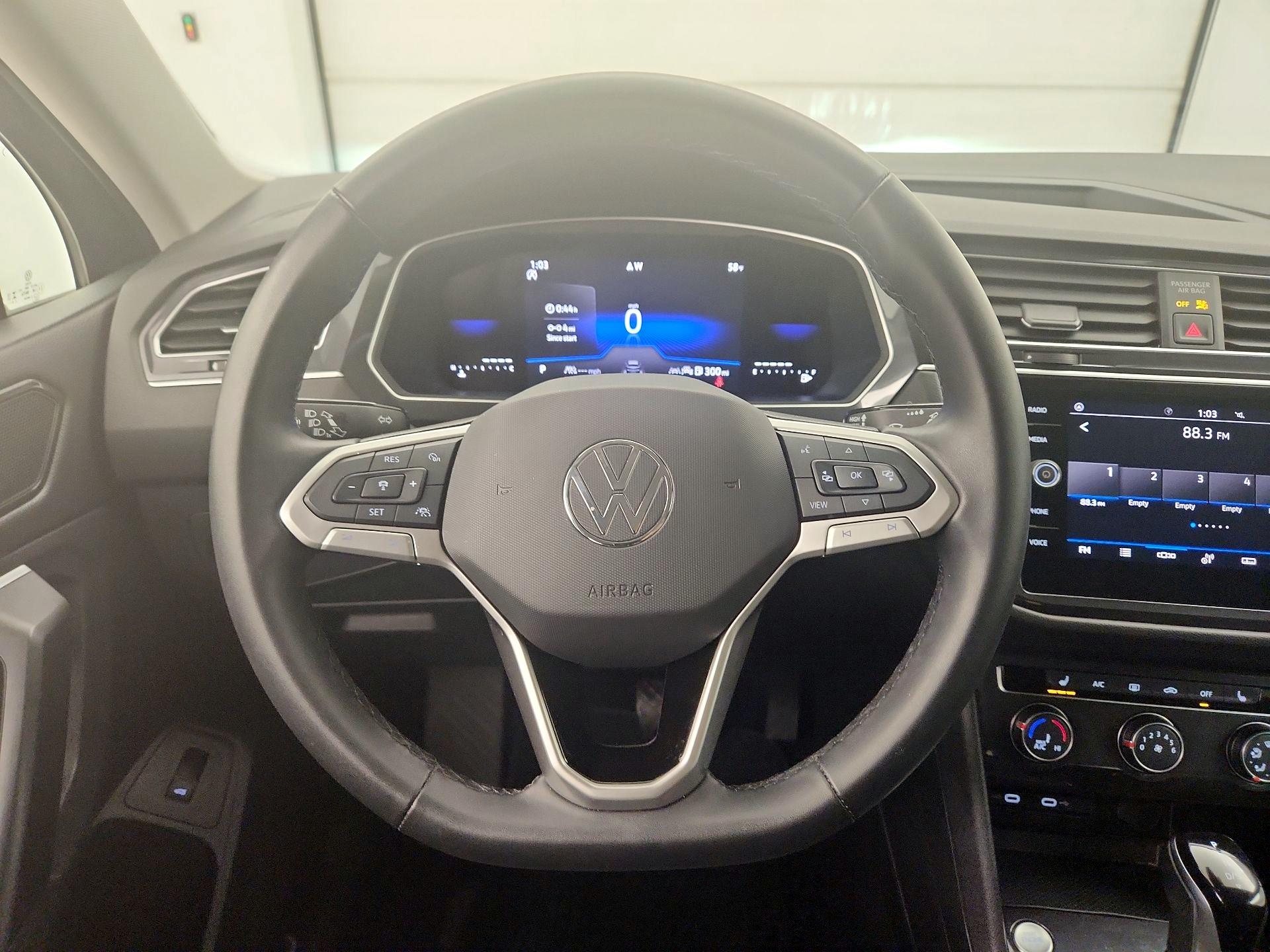 Thumbnail: 2024 Volkswagen Tiguan - 10