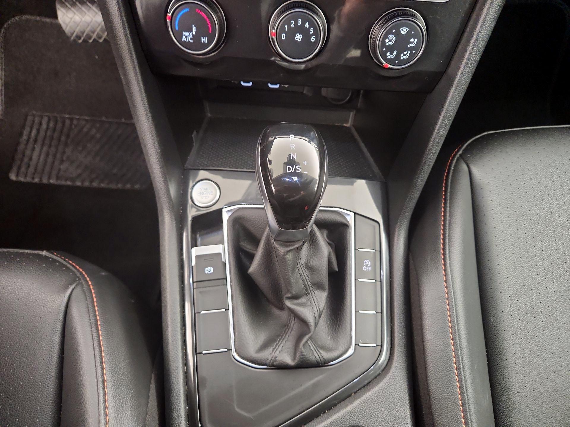 Thumbnail: 2024 Volkswagen Tiguan - 17