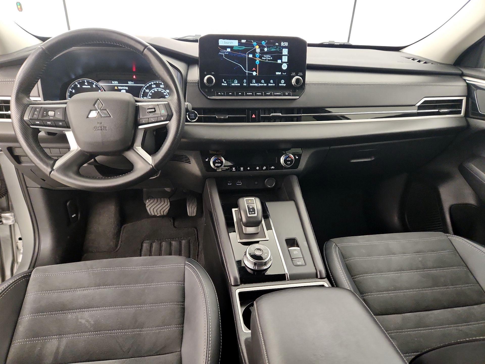 Thumbnail: 2024 Mitsubishi Outlander - 9