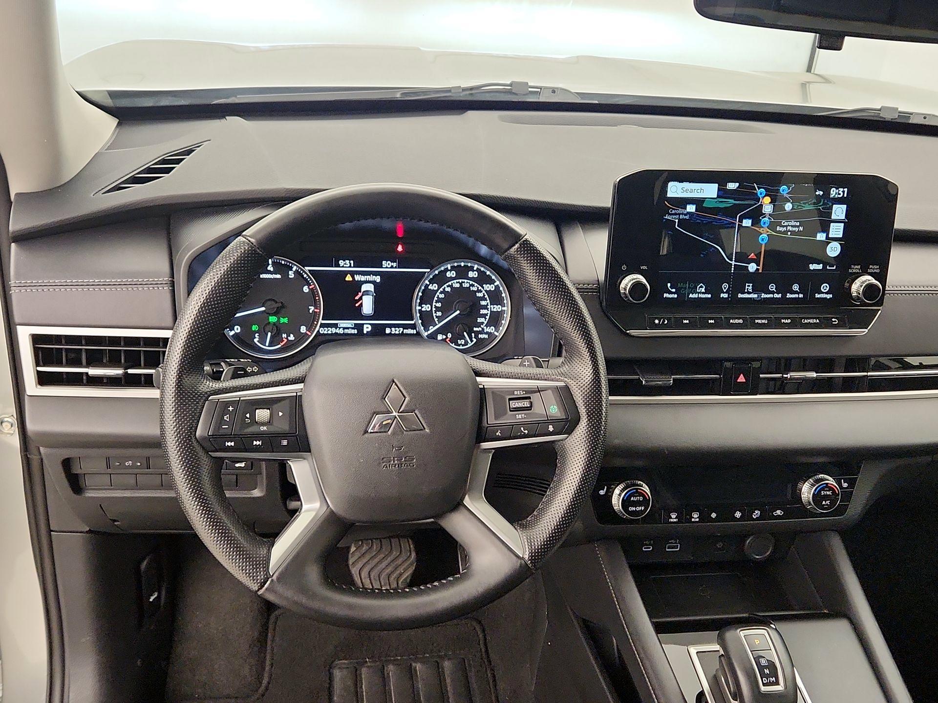 Thumbnail: 2024 Mitsubishi Outlander - 10