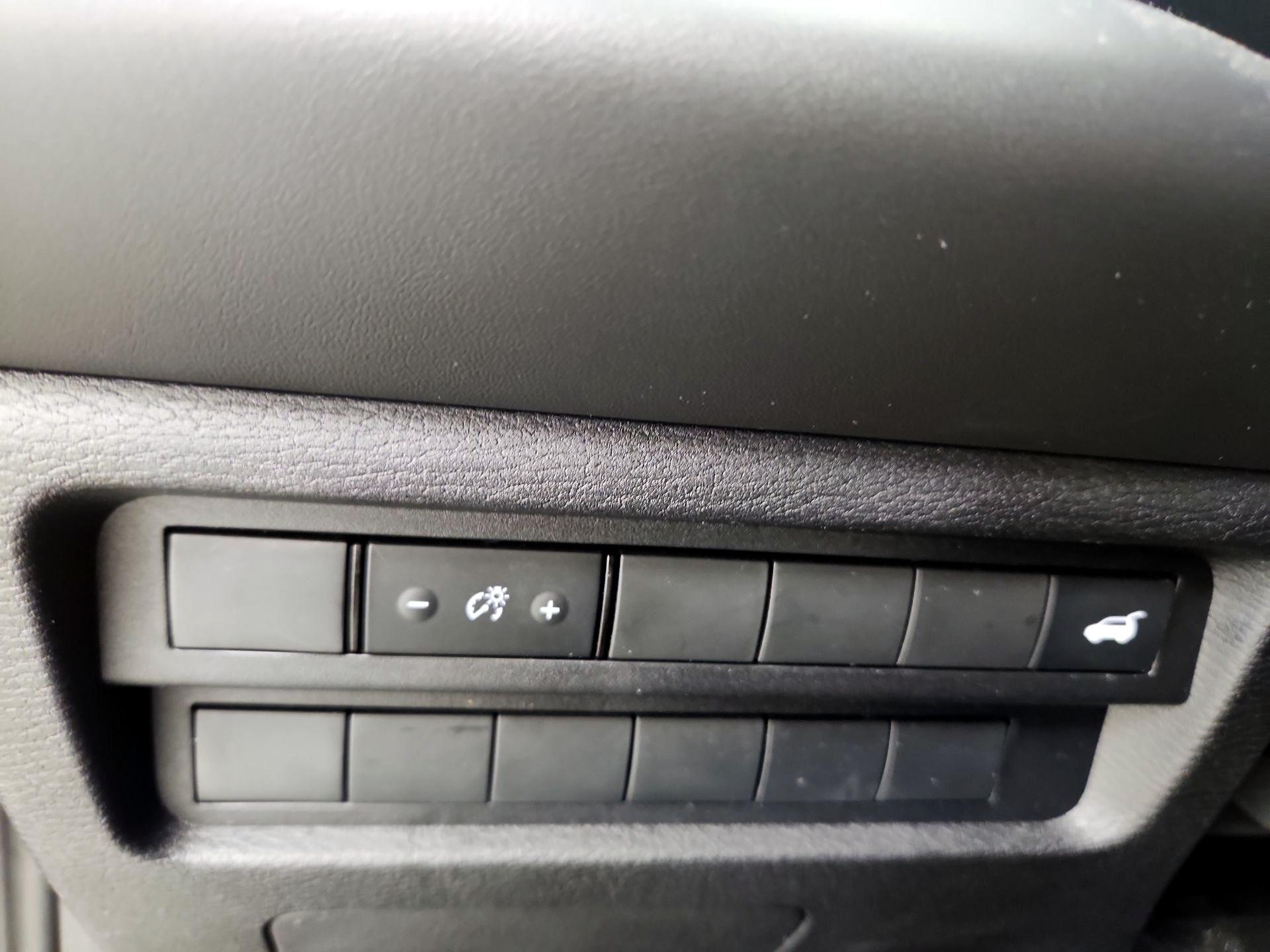 Thumbnail: 2024 Mitsubishi Outlander - 13