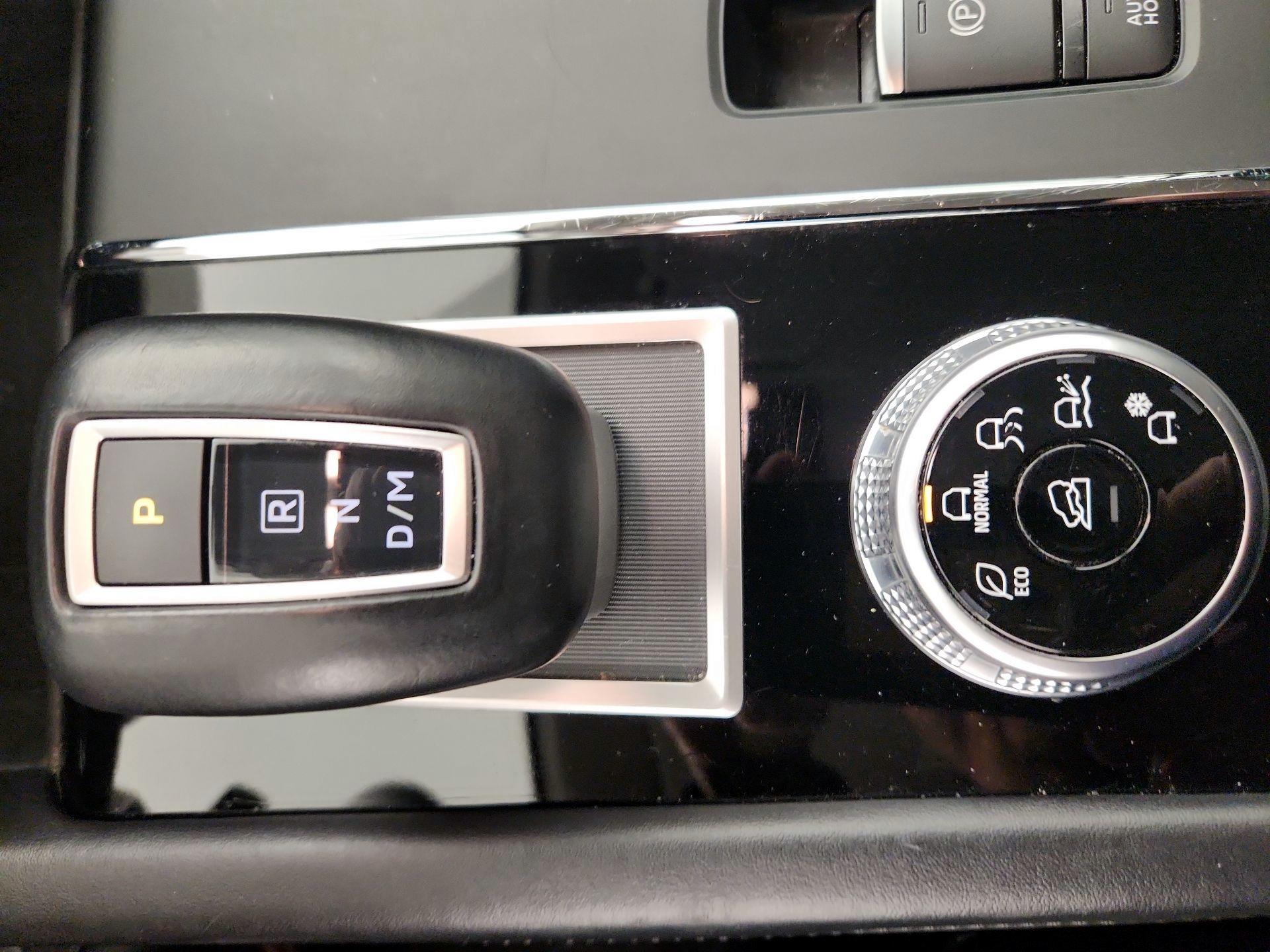 Thumbnail: 2024 Mitsubishi Outlander - 18