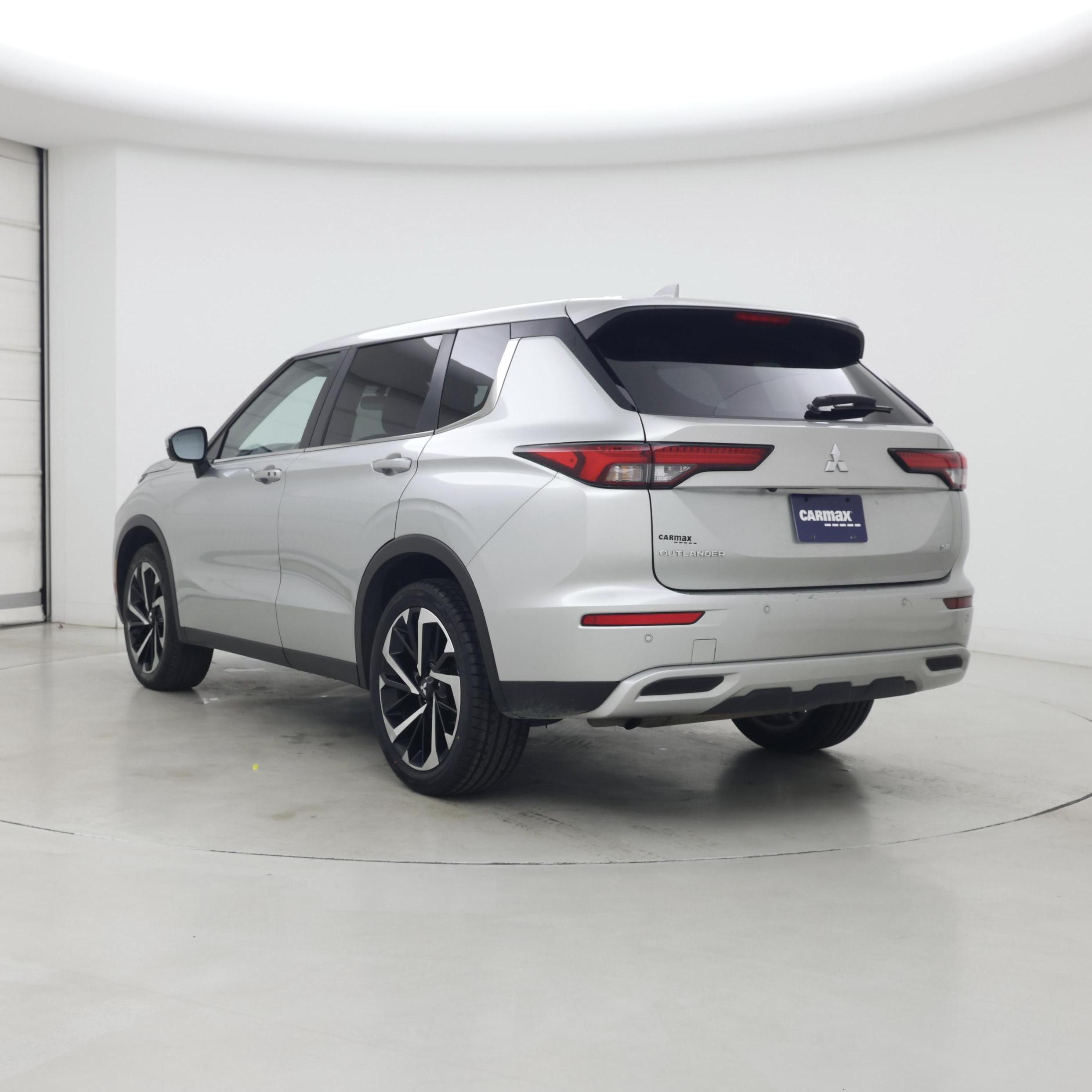 Thumbnail: 2024 Mitsubishi Outlander - 2