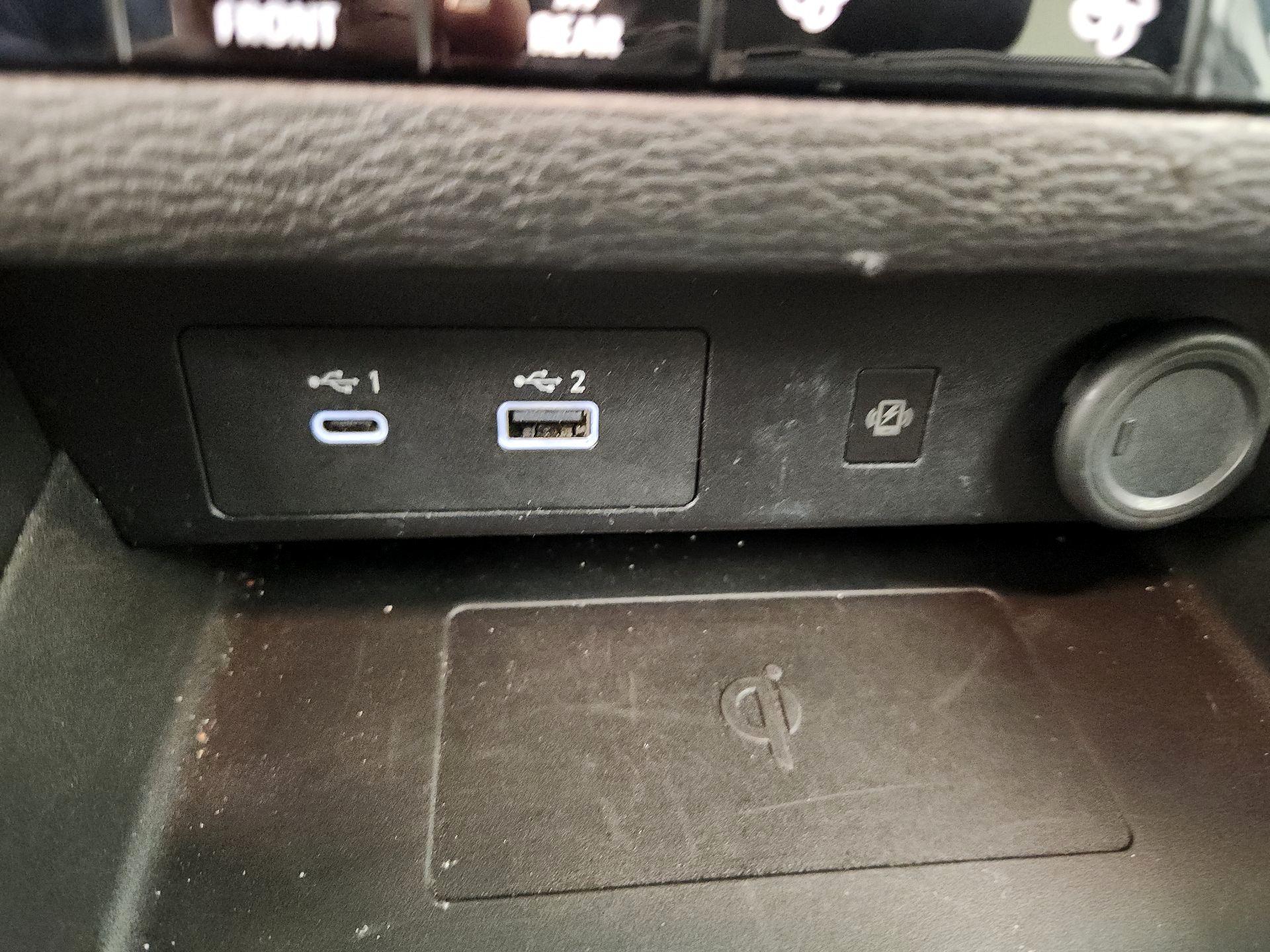 Thumbnail: 2024 Mitsubishi Outlander - 19