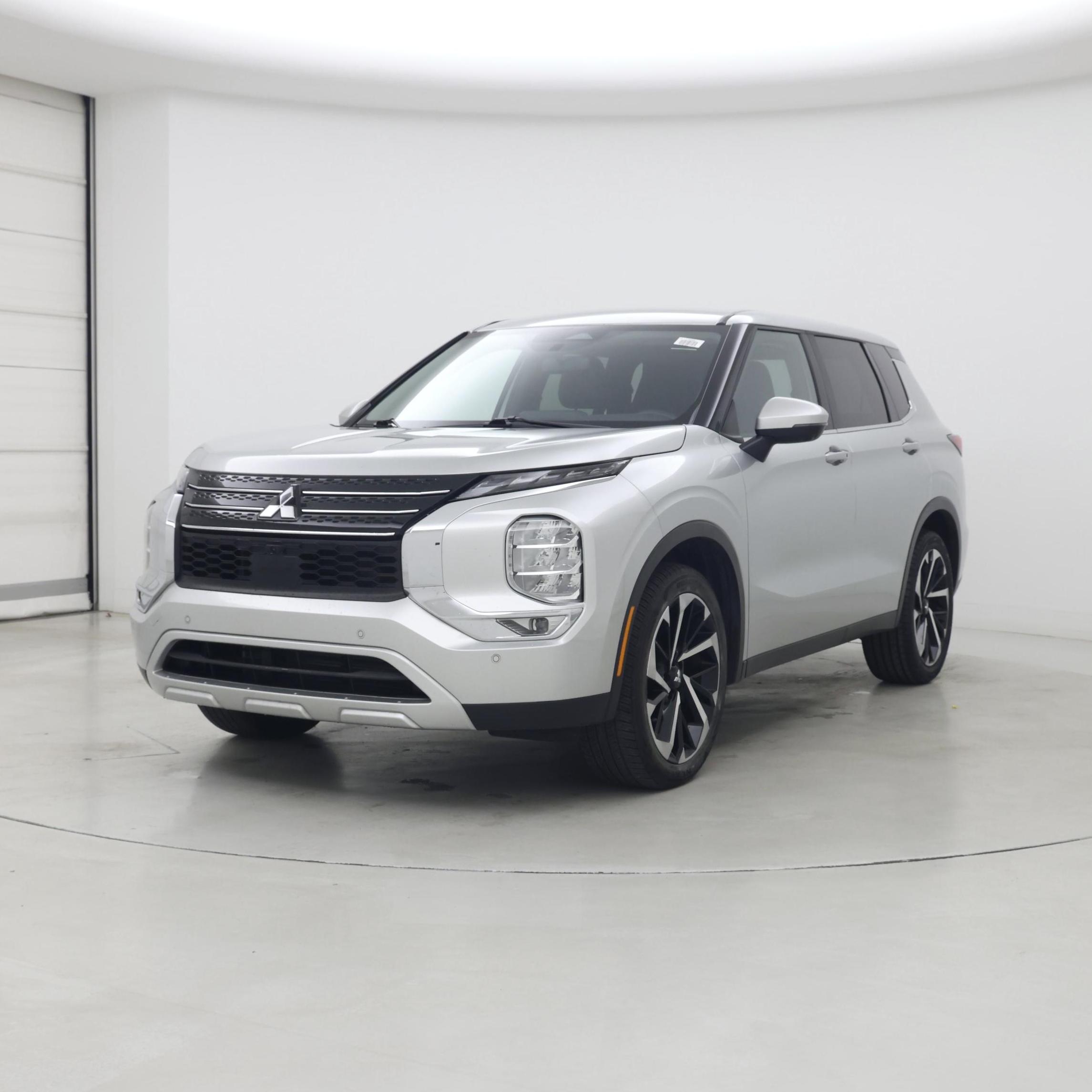 Thumbnail: 2024 Mitsubishi Outlander - 4