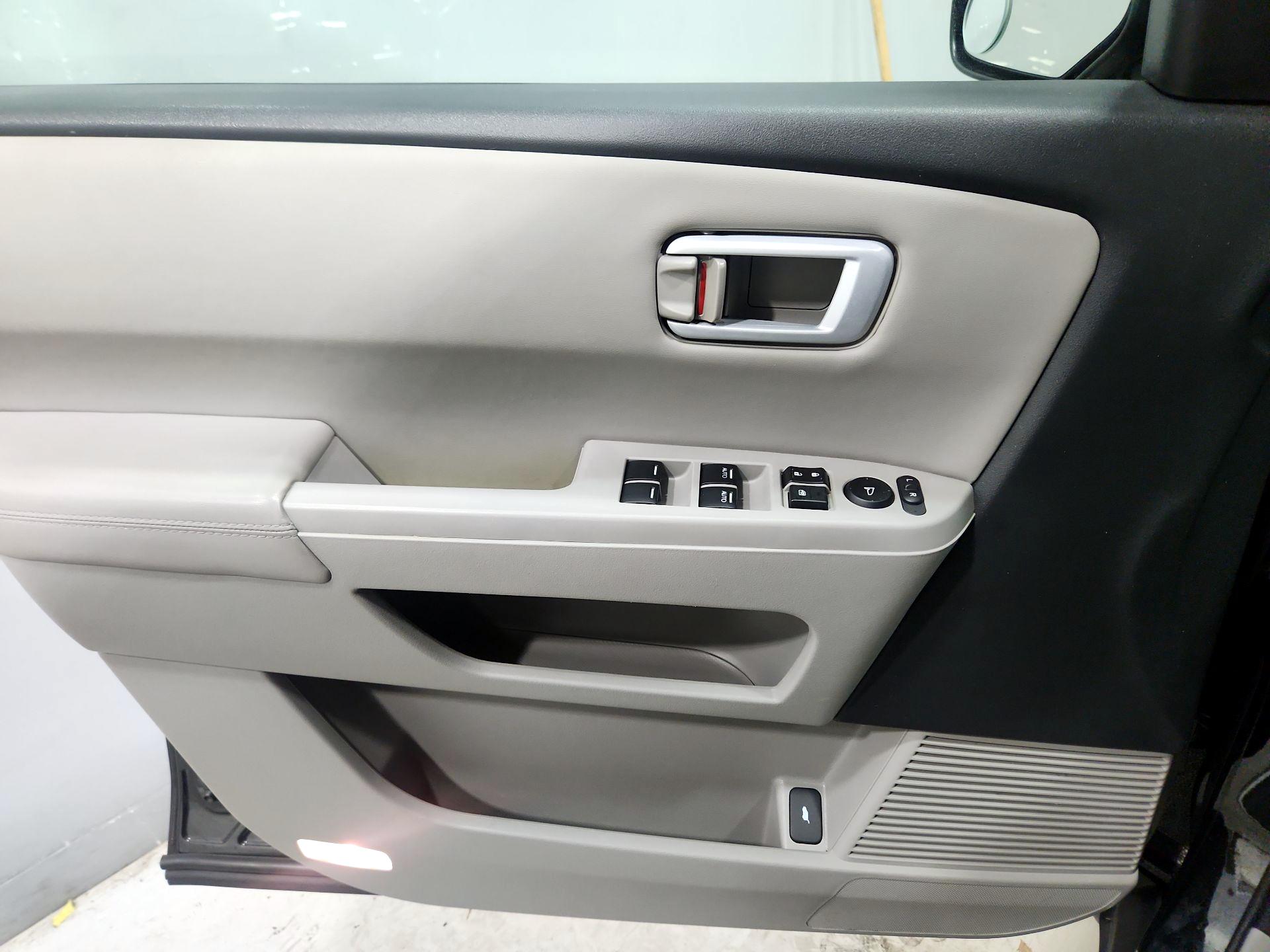 Thumbnail: 2015 Honda Pilot - 12