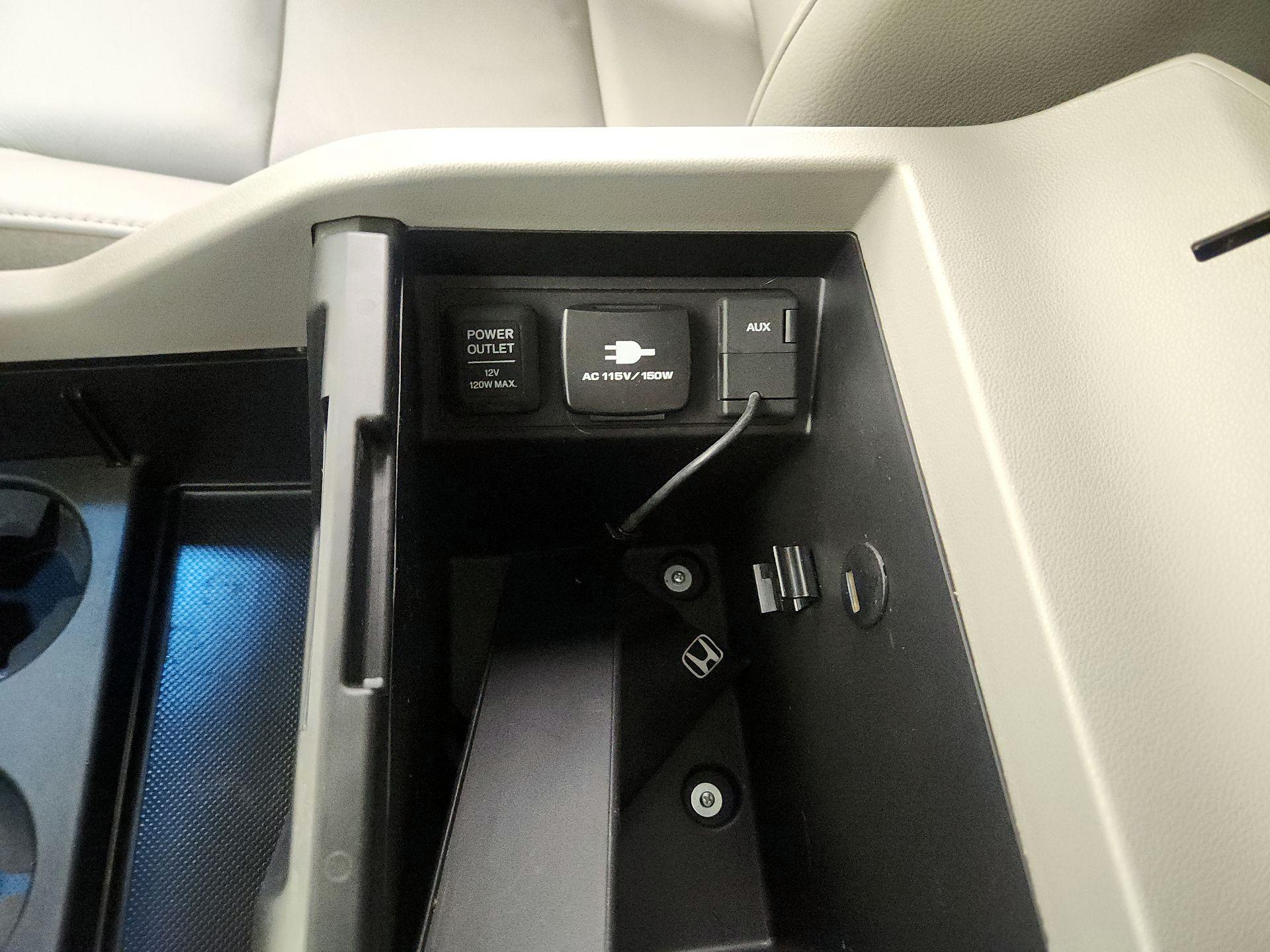 Thumbnail: 2015 Honda Pilot - 18