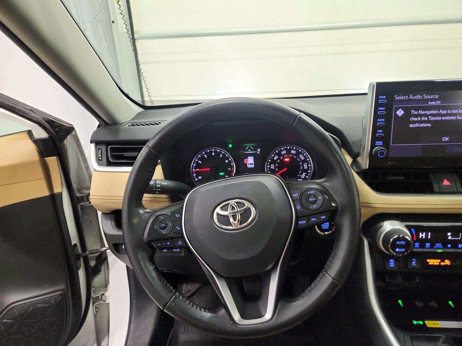 Thumbnail: 2022 Toyota RAV4 - 10