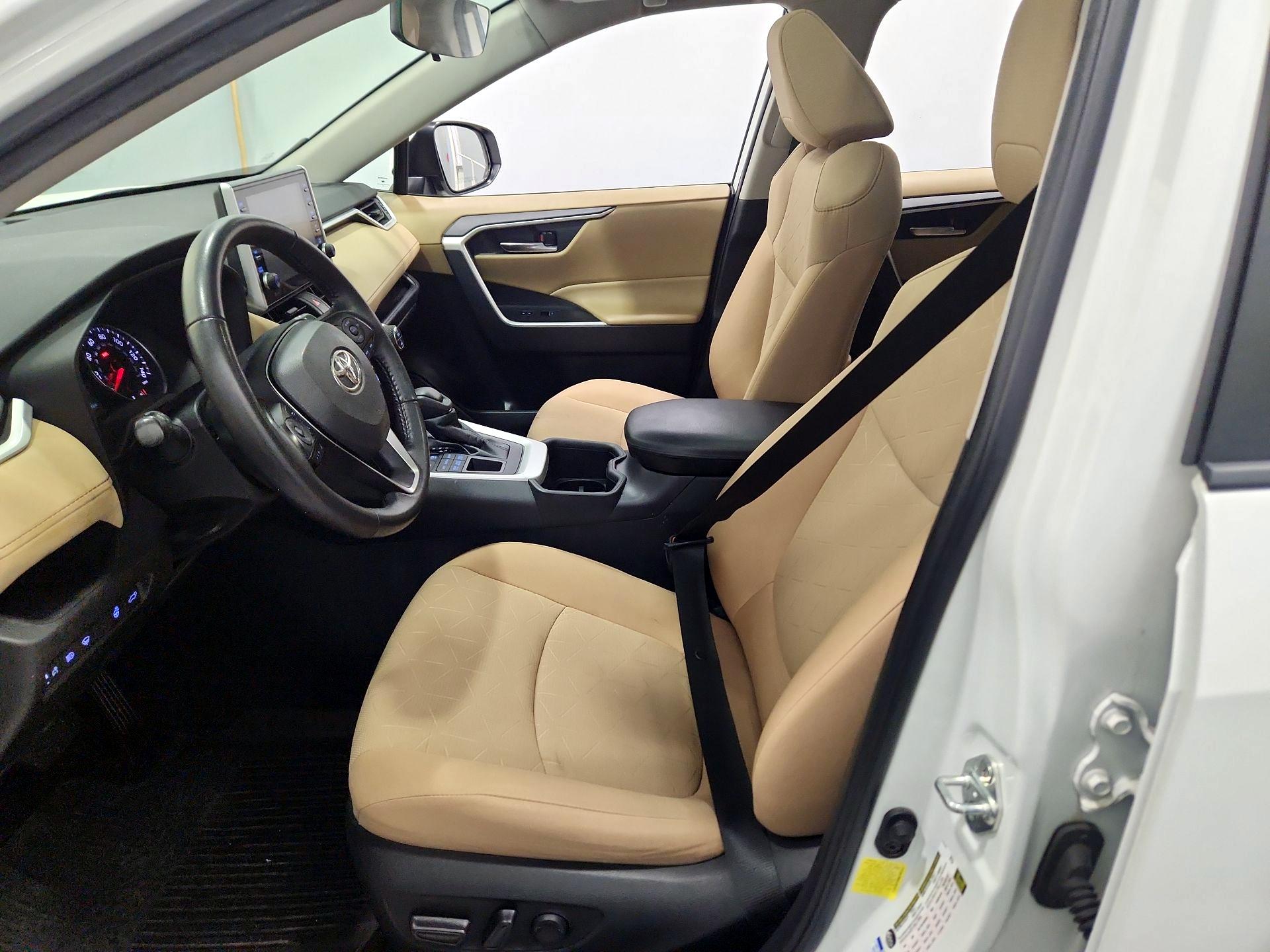 Thumbnail: 2022 Toyota RAV4 - 11