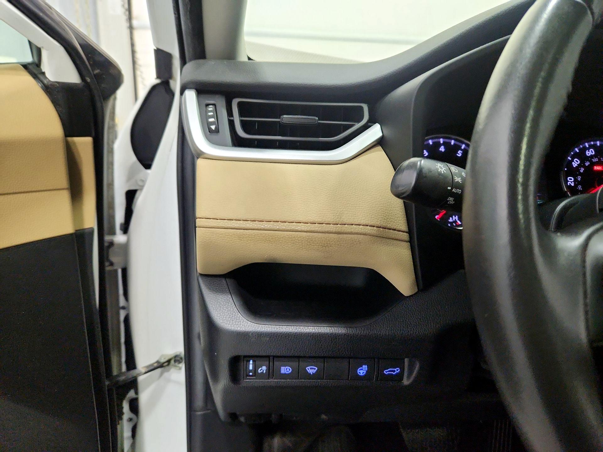 Thumbnail: 2022 Toyota RAV4 - 13