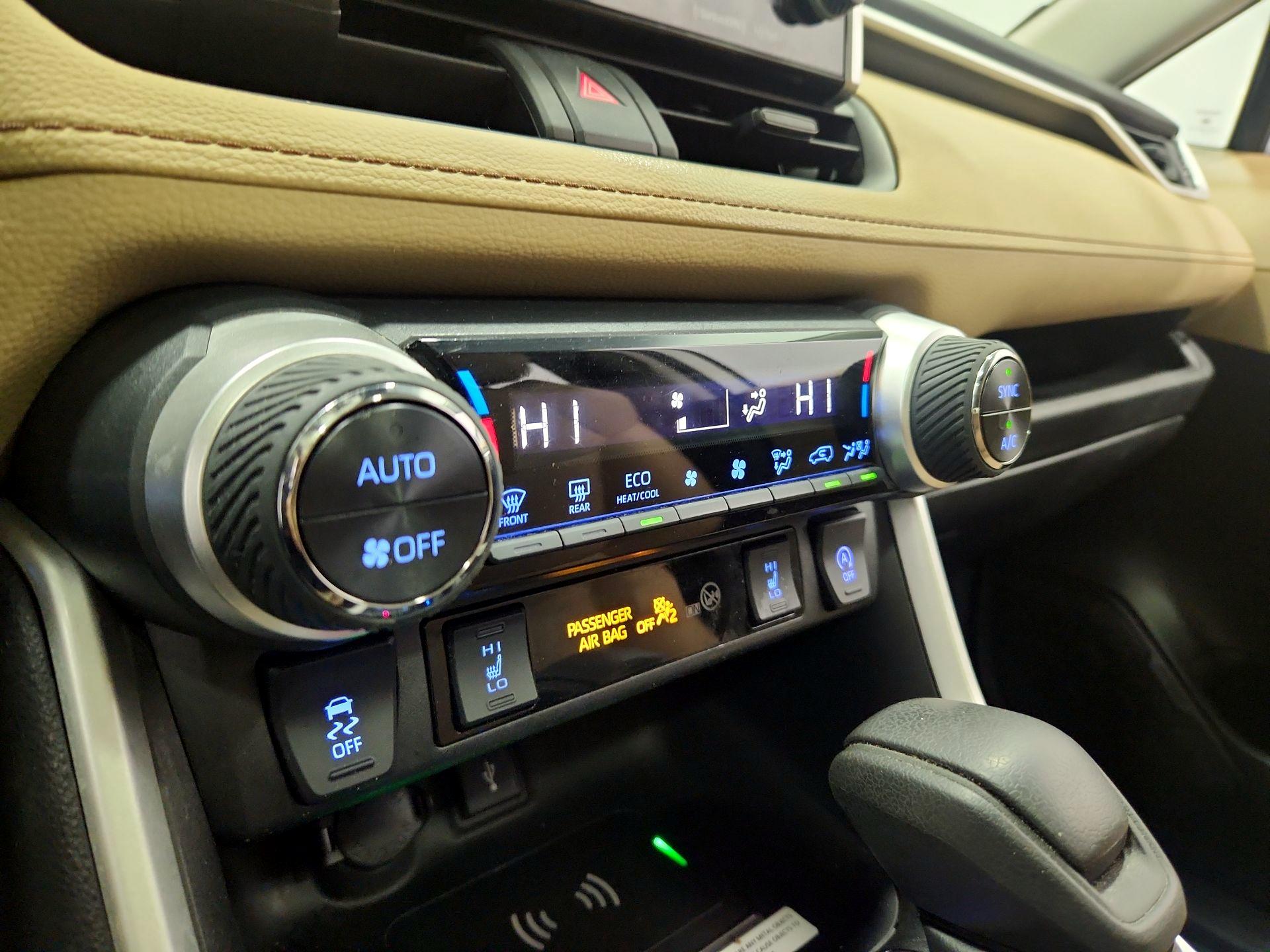 Thumbnail: 2022 Toyota RAV4 - 16