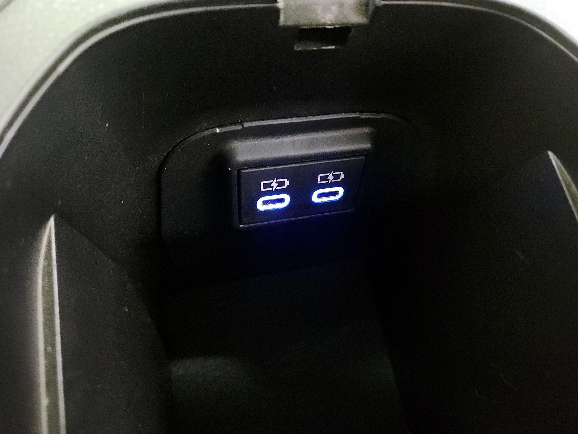 Thumbnail: 2022 Toyota RAV4 - 18