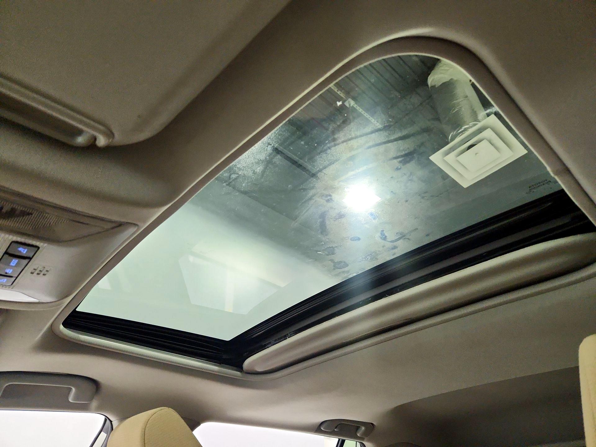 Thumbnail: 2022 Toyota RAV4 - 19