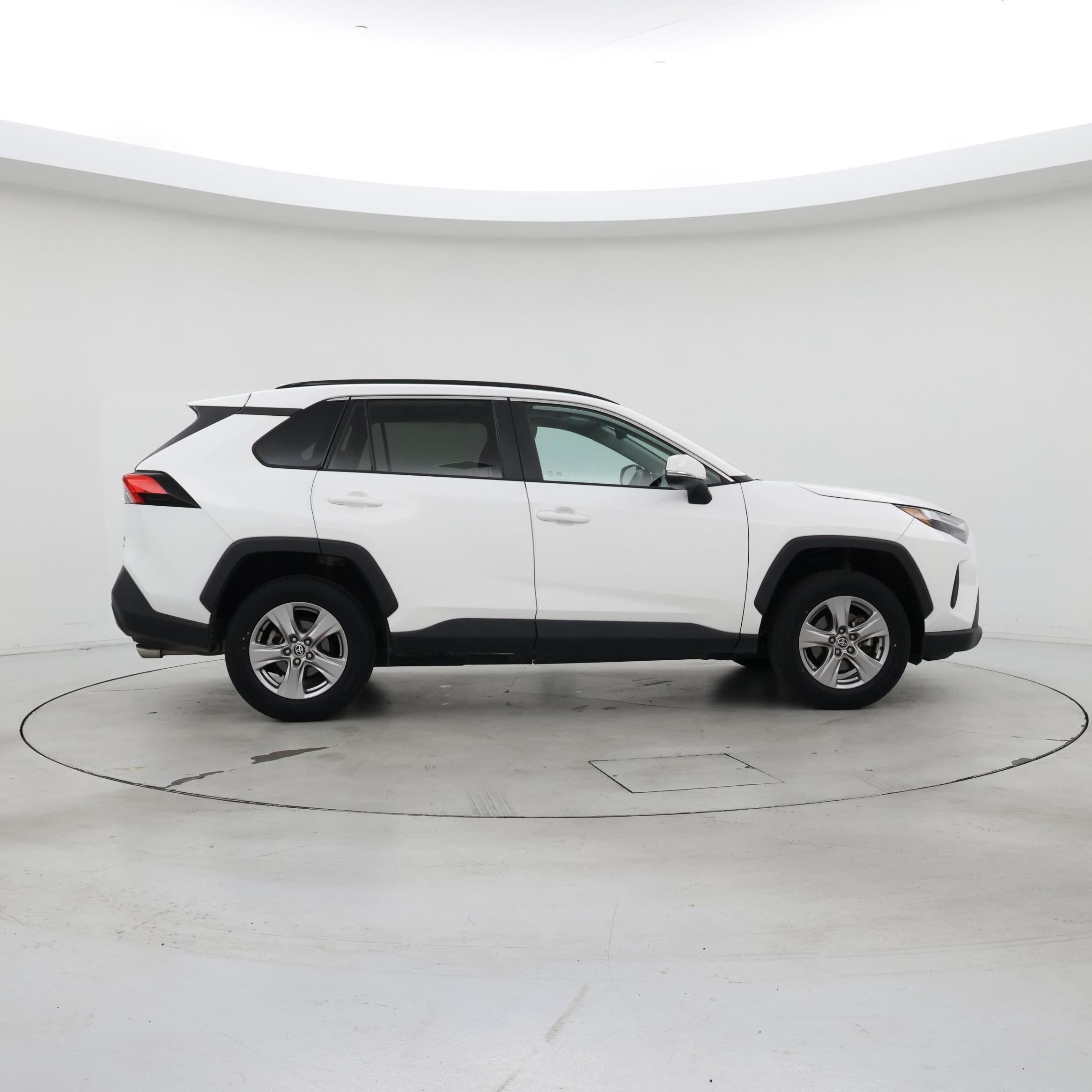 Thumbnail: 2022 Toyota RAV4 - 7