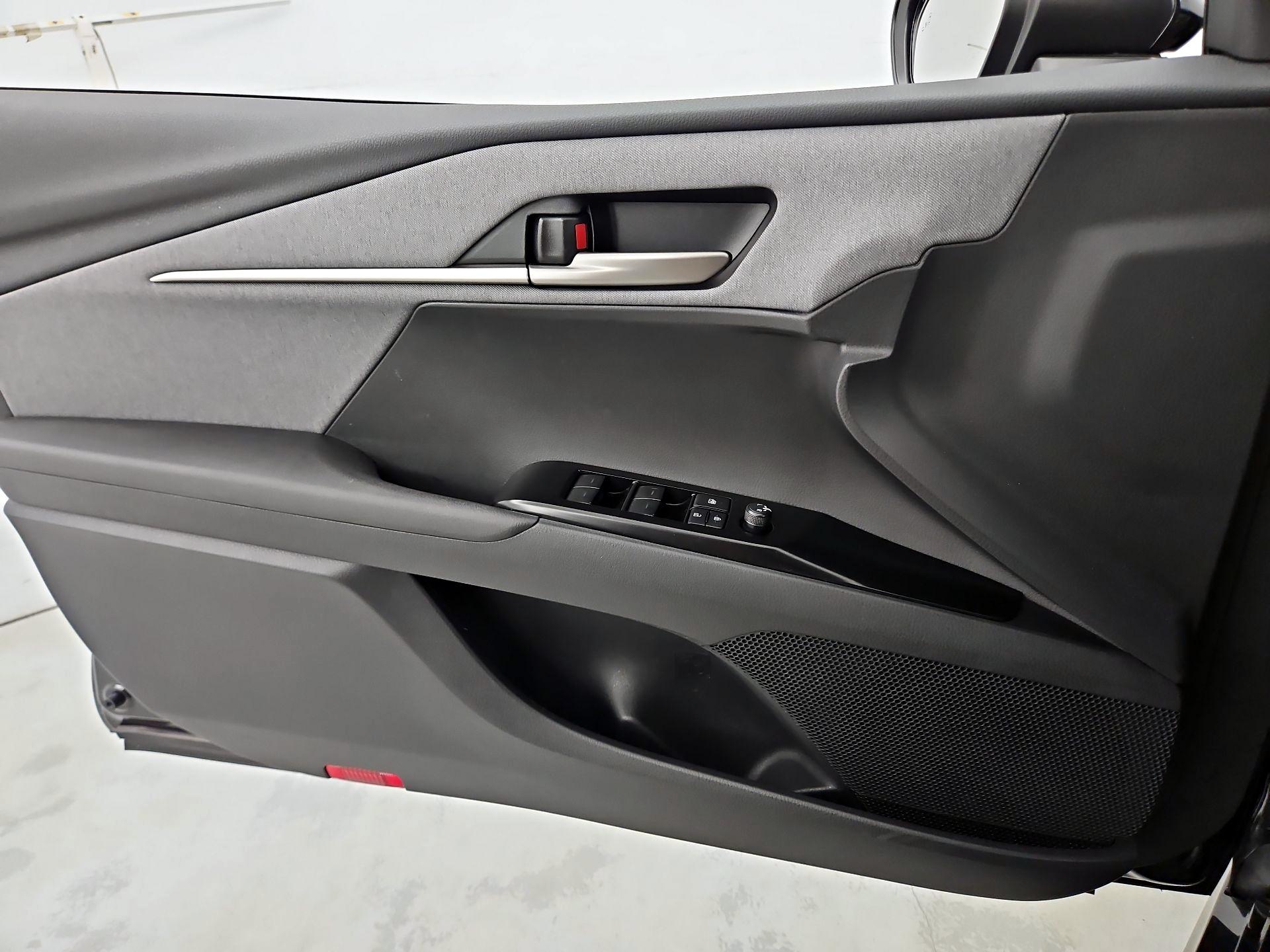 Thumbnail: 2025 Toyota Camry - 12