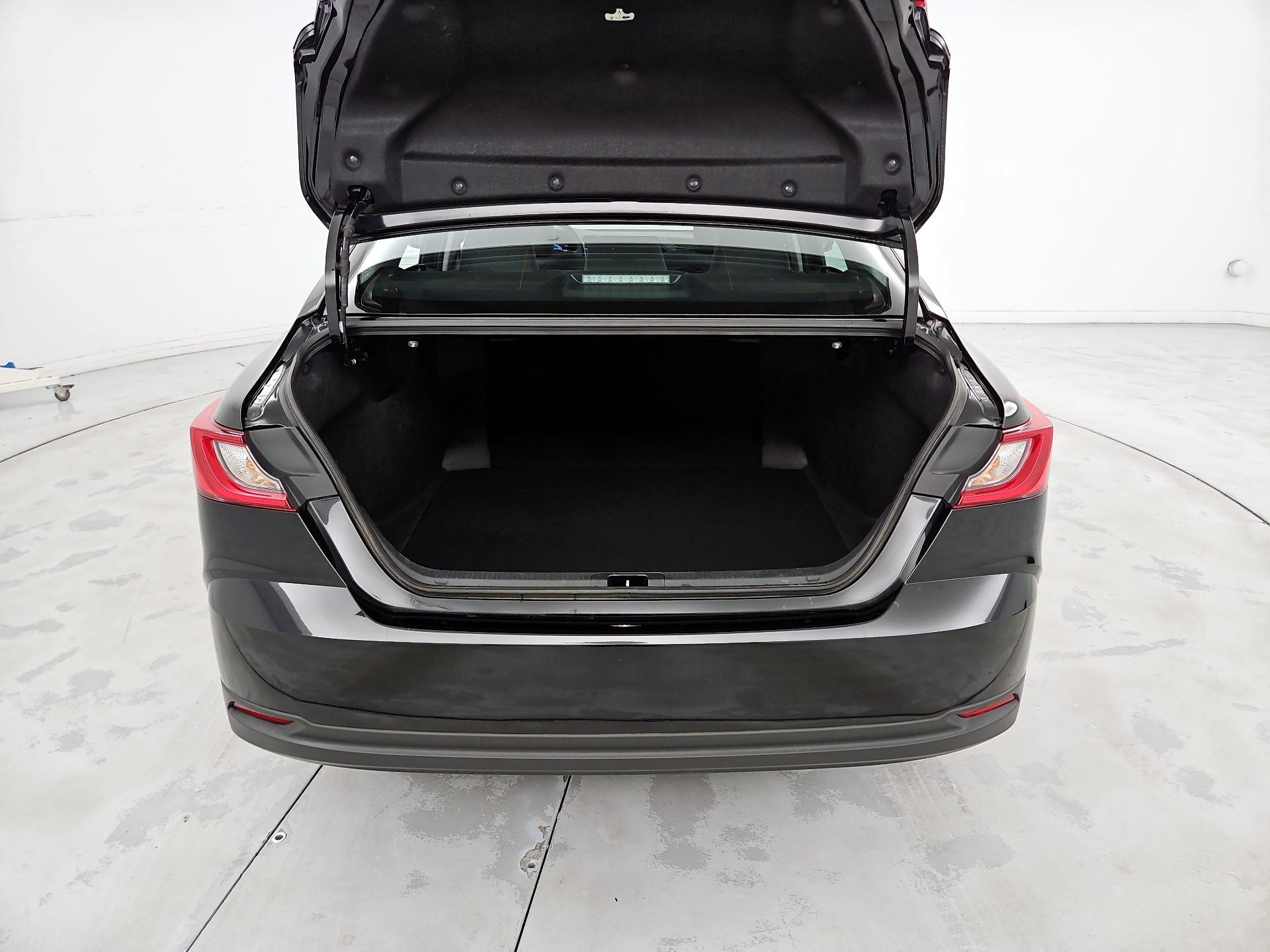 Thumbnail: 2025 Toyota Camry - 20